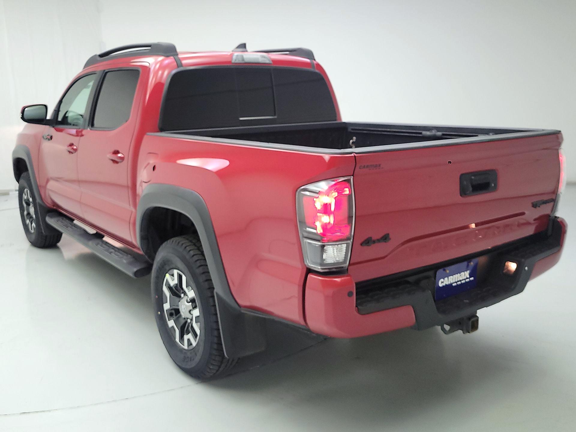 Thumbnail: 2017 Toyota Tacoma - 7