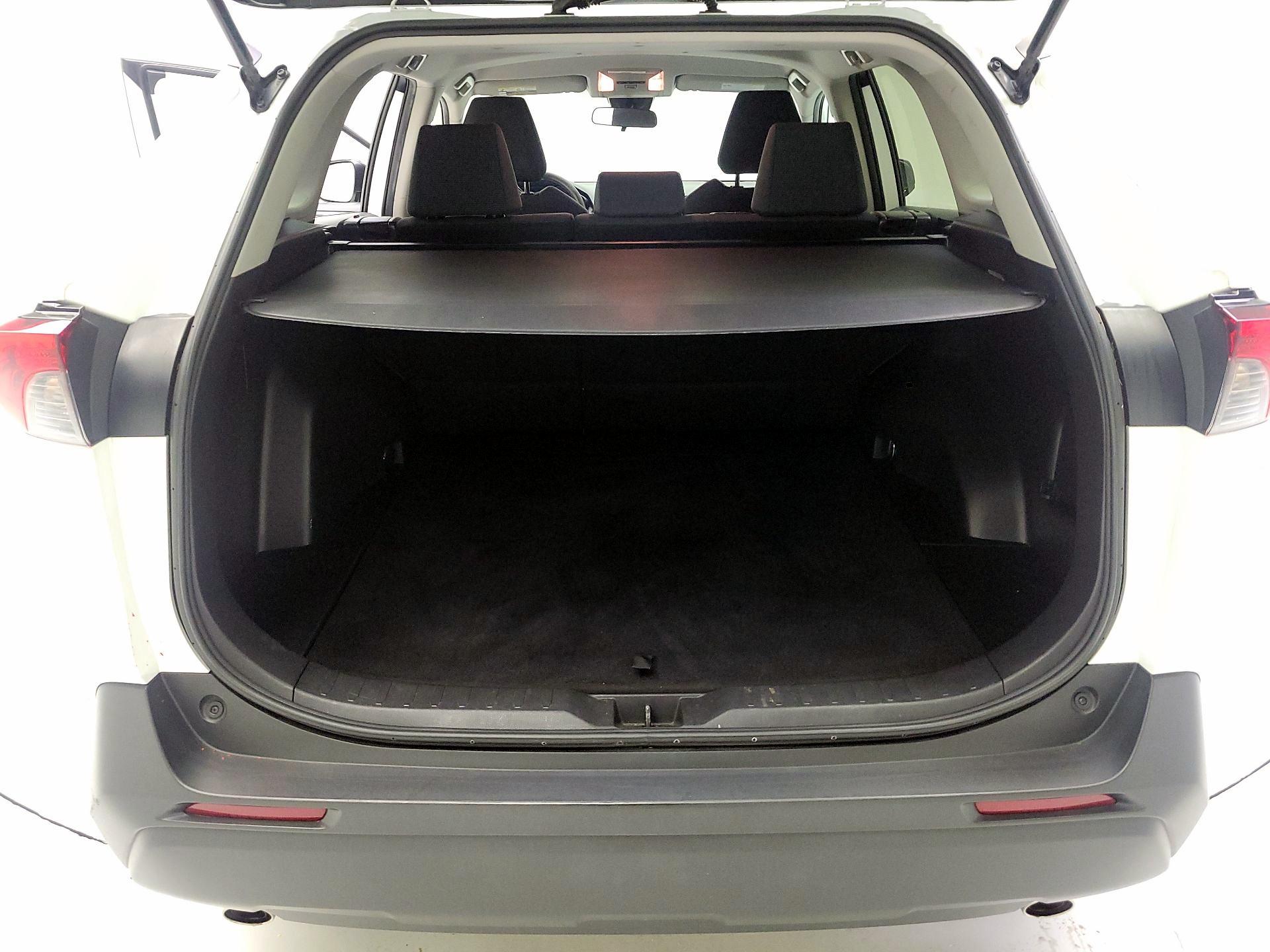 Thumbnail: 2020 Toyota RAV4 - 18