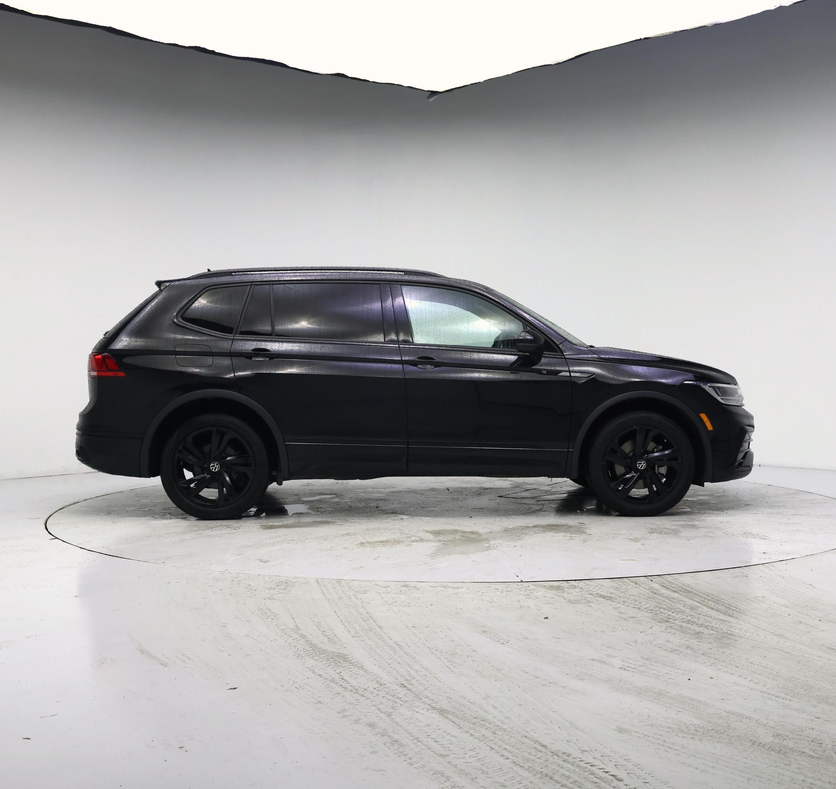 Thumbnail: 2023 Volkswagen Tiguan - 7