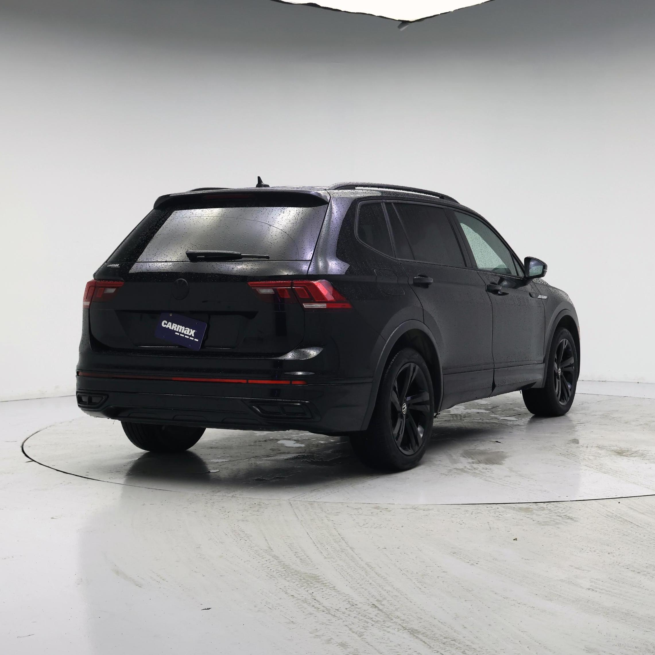 Thumbnail: 2023 Volkswagen Tiguan - 8