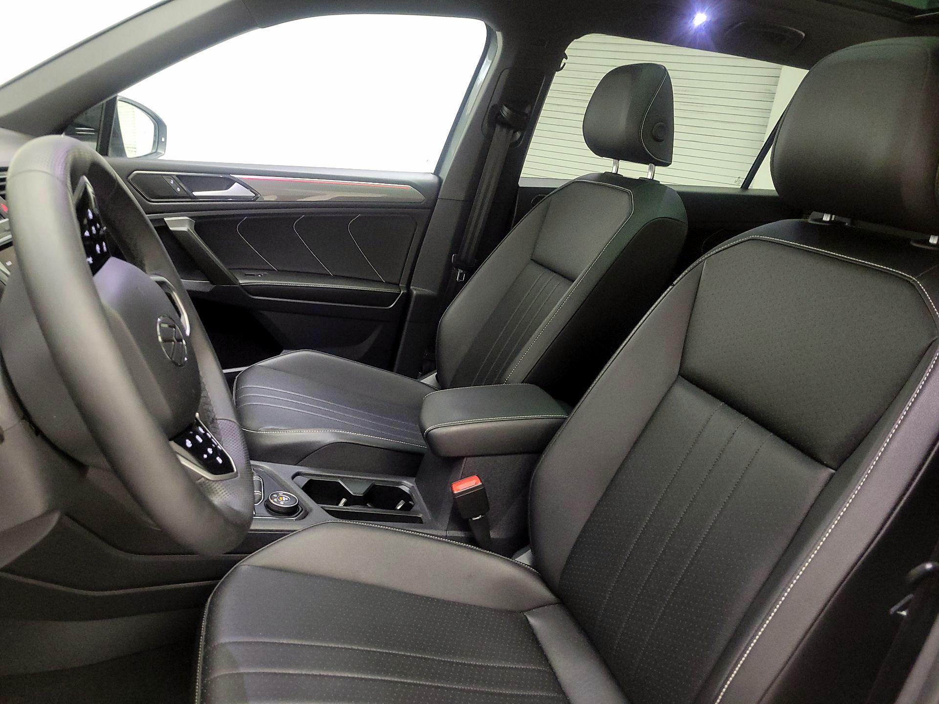 Thumbnail: 2022 Volkswagen Tiguan - 9