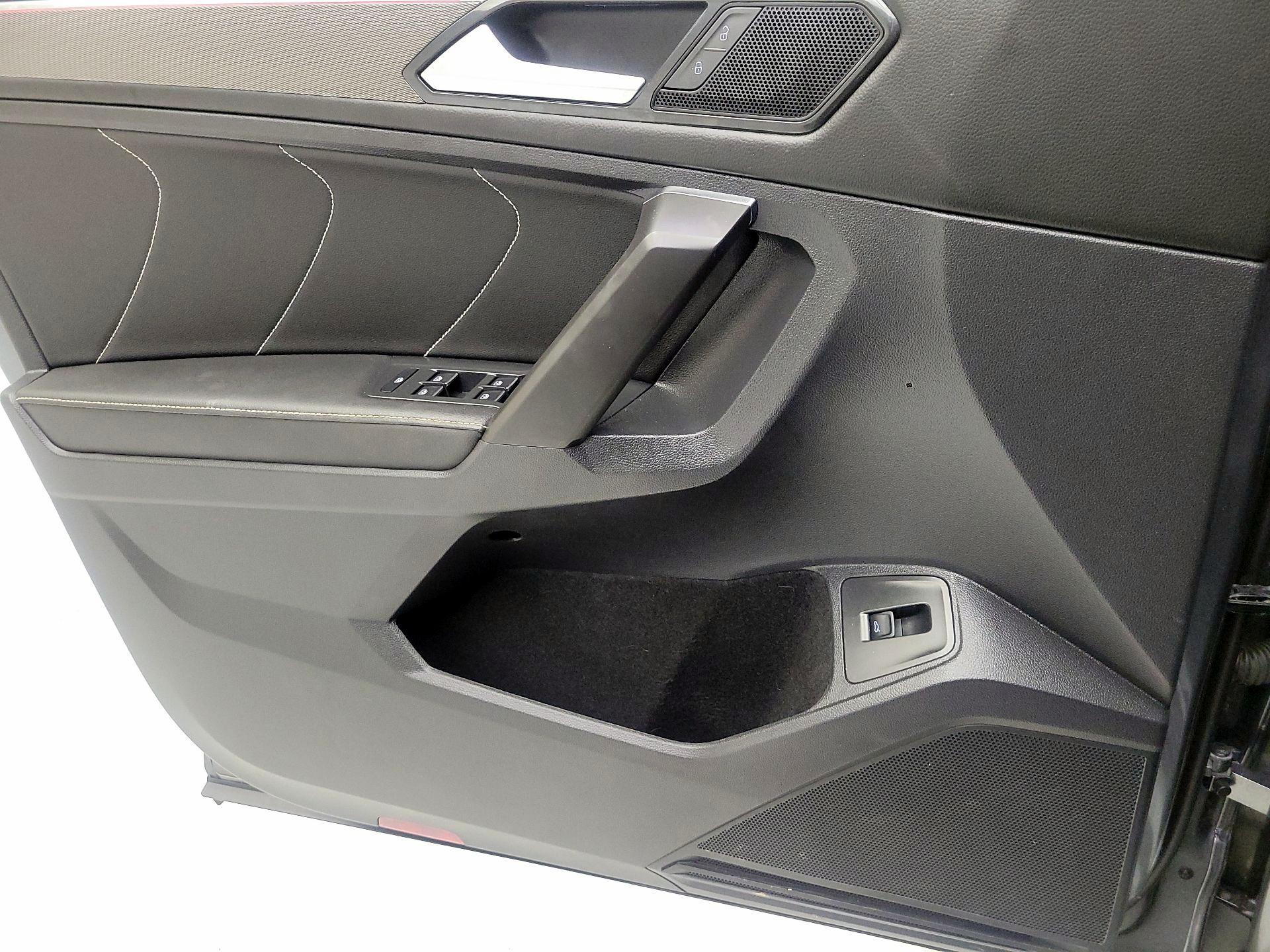 Thumbnail: 2022 Volkswagen Tiguan - 10