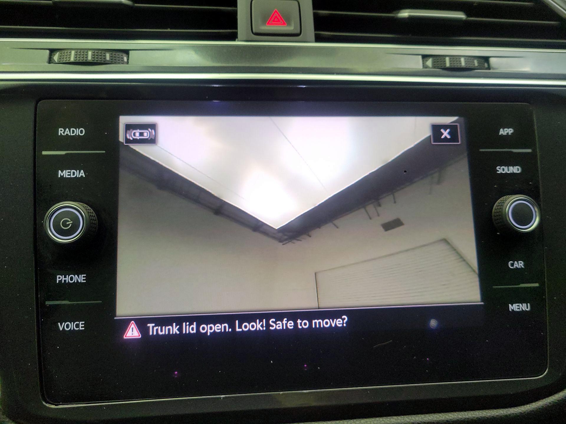 Thumbnail: 2022 Volkswagen Tiguan - 12