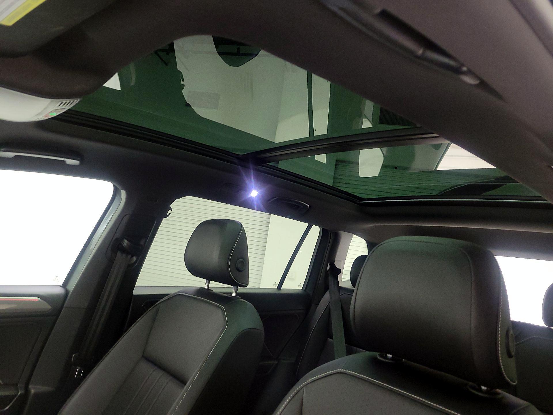 Thumbnail: 2022 Volkswagen Tiguan - 17