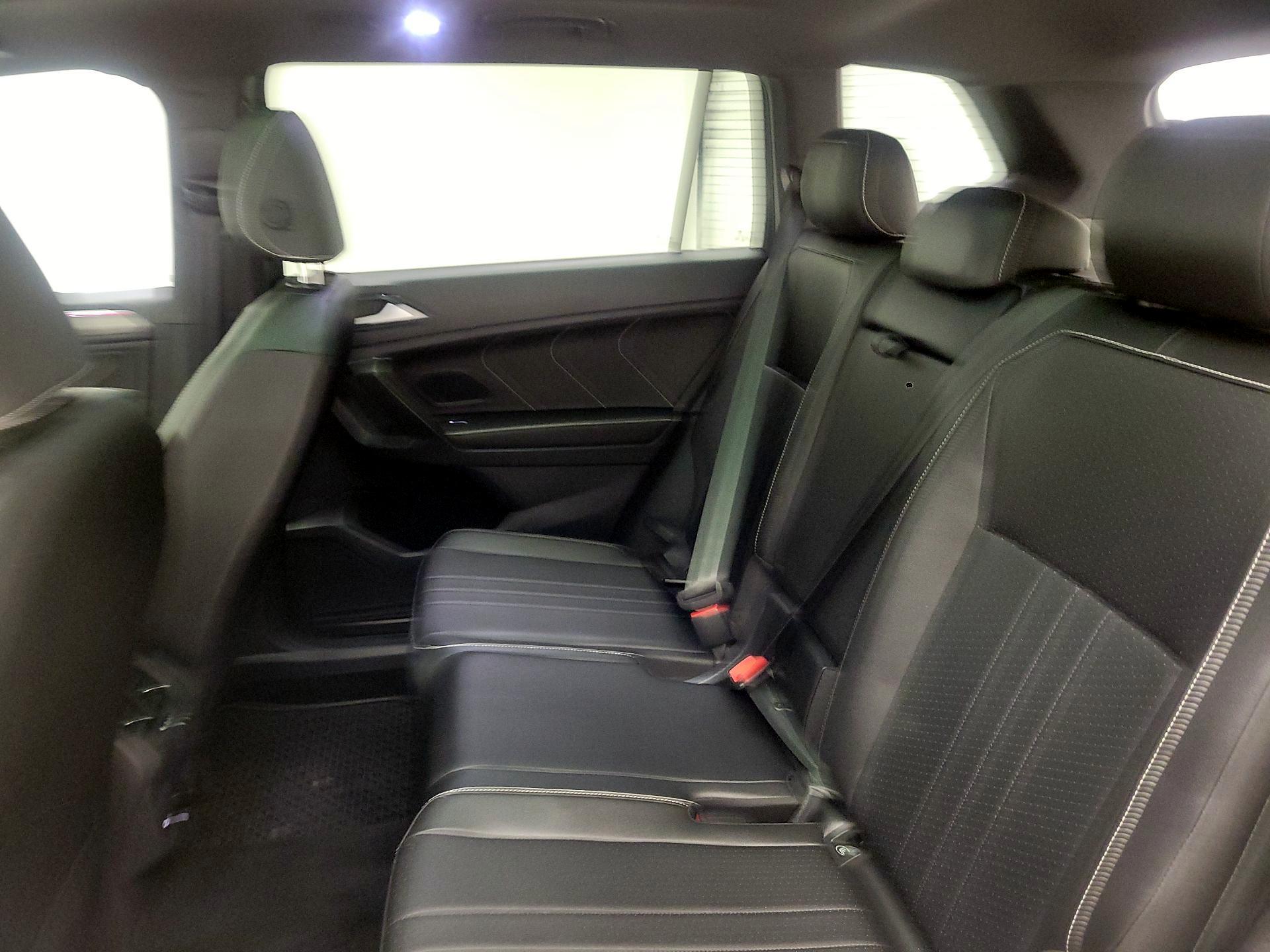 Thumbnail: 2022 Volkswagen Tiguan - 18