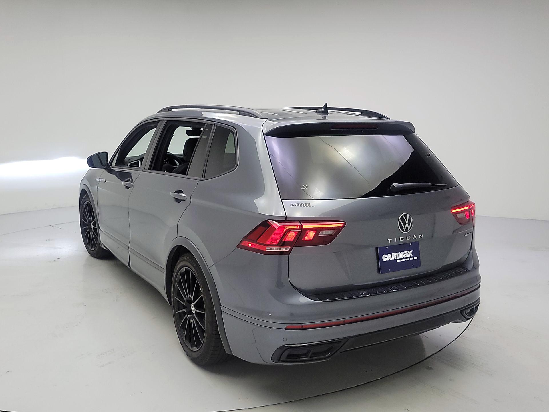 Thumbnail: 2022 Volkswagen Tiguan - 7