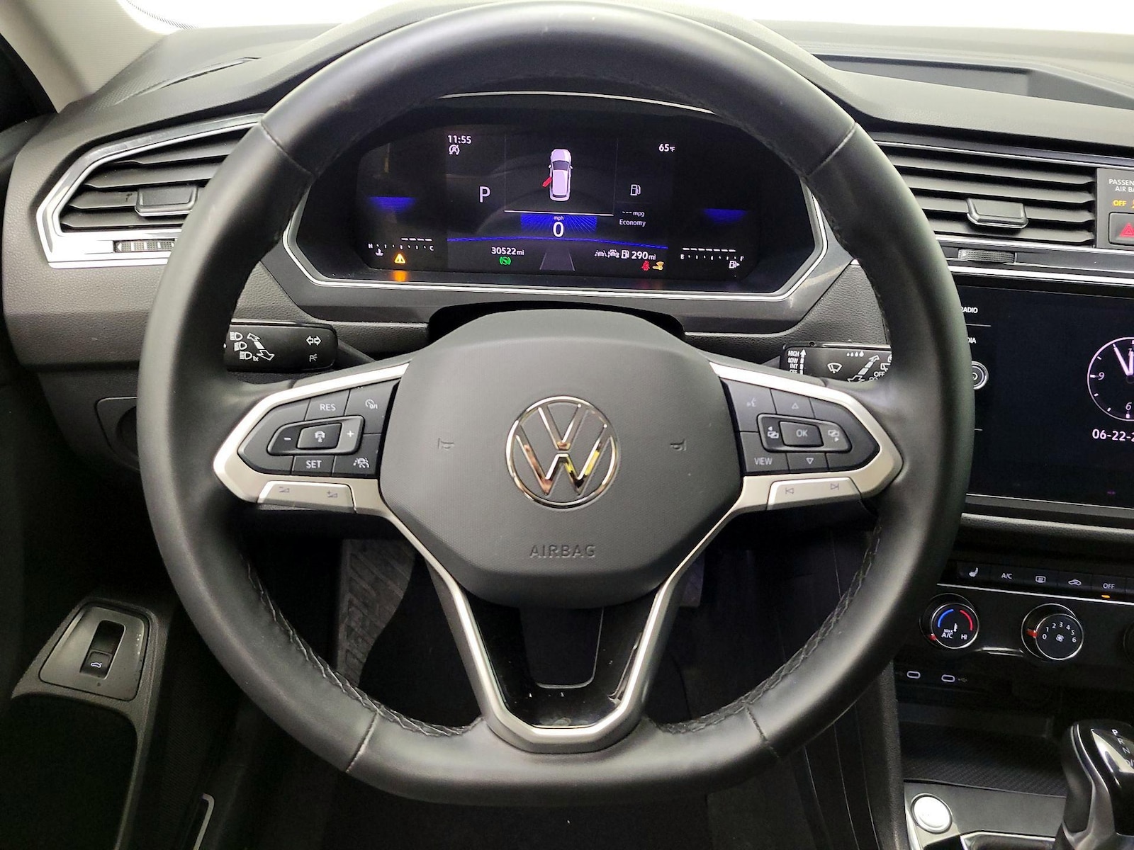 2024 Volkswagen Tiguan SE - Photo 11