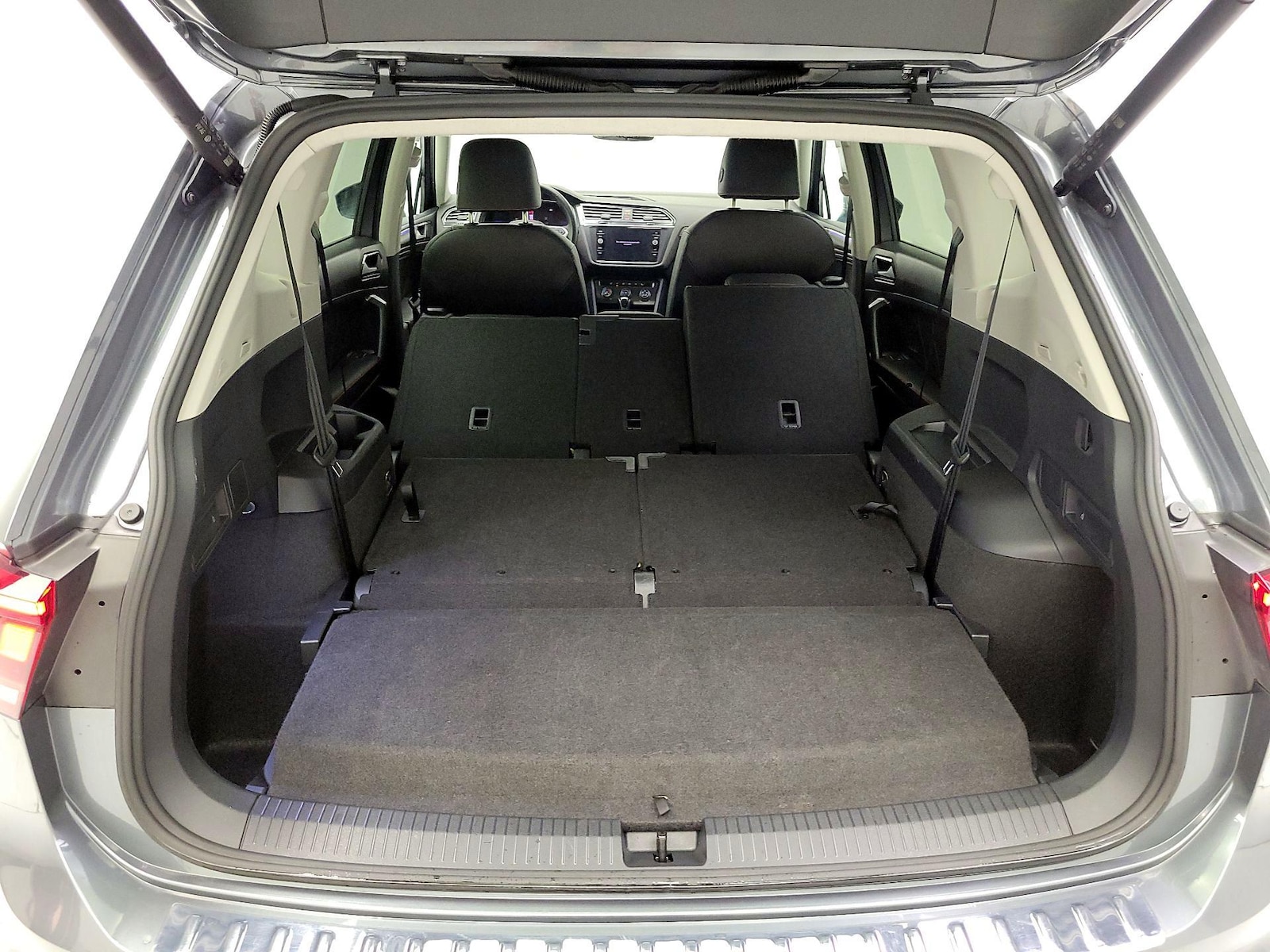 2024 Volkswagen Tiguan SE - Photo 23