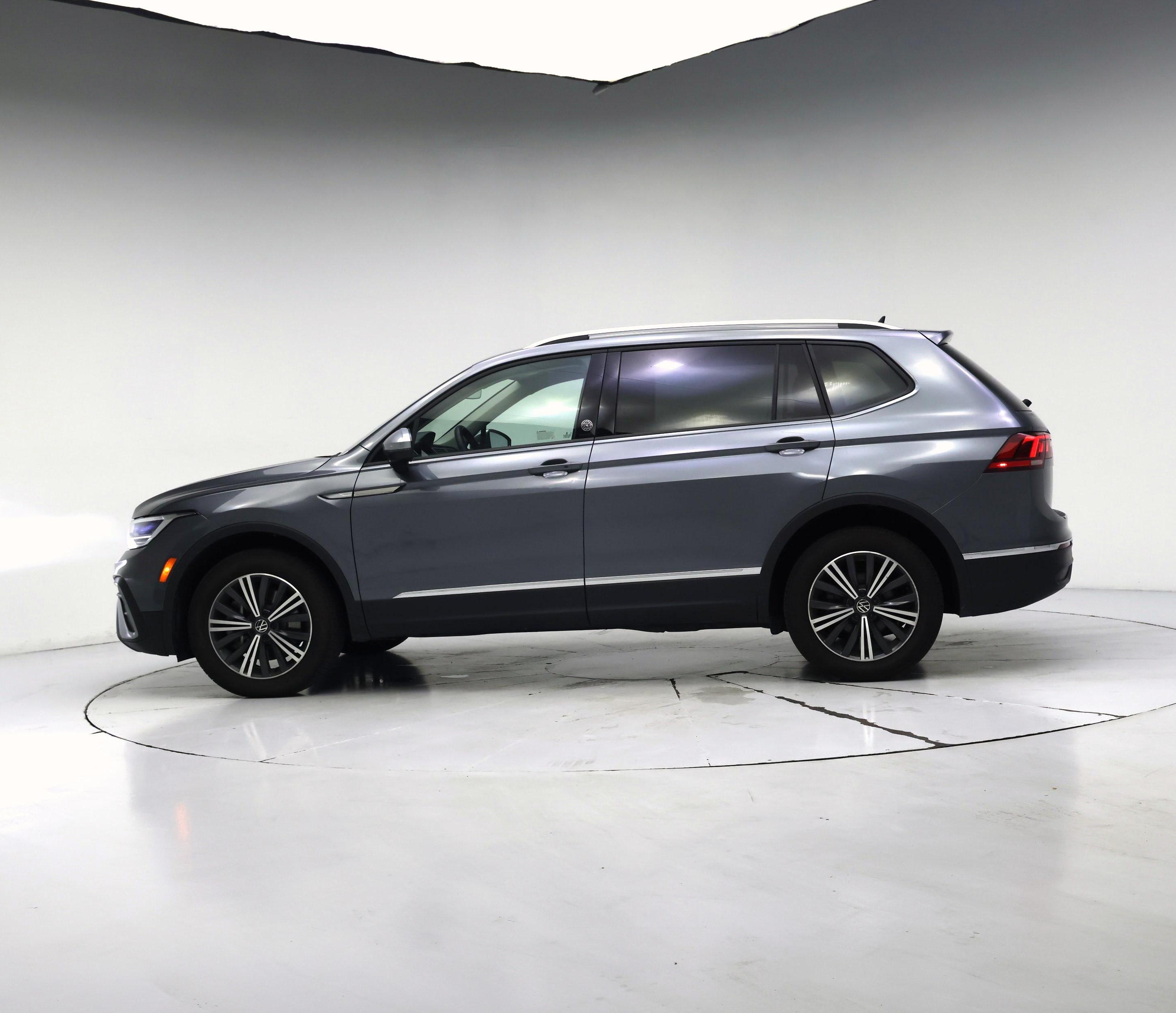 Thumbnail: 2024 Volkswagen Tiguan - 3