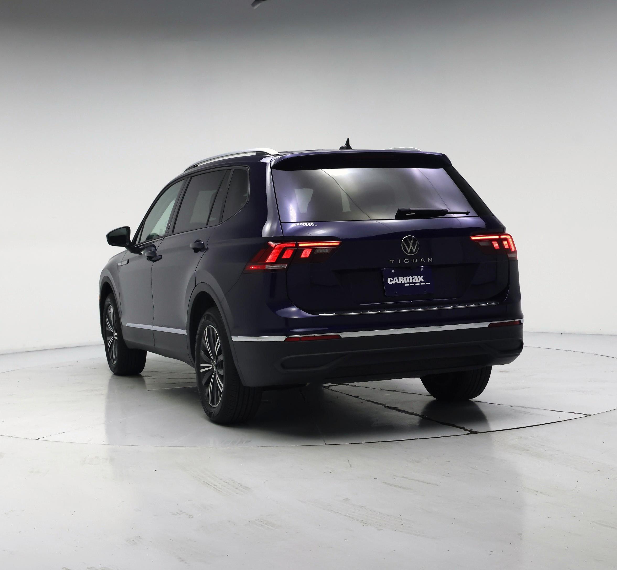 Thumbnail: 2024 Volkswagen Tiguan - 2