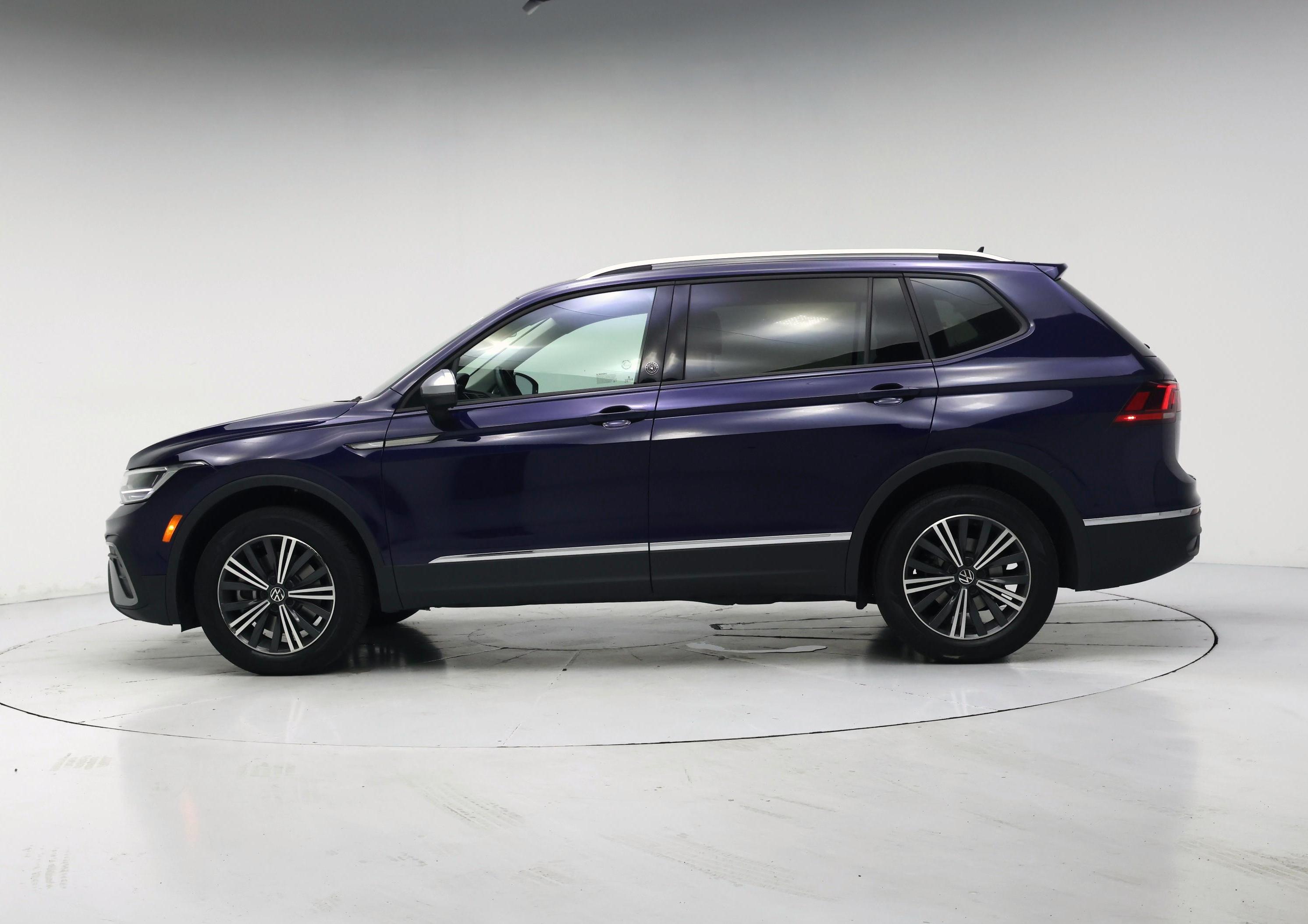 Thumbnail: 2024 Volkswagen Tiguan - 3