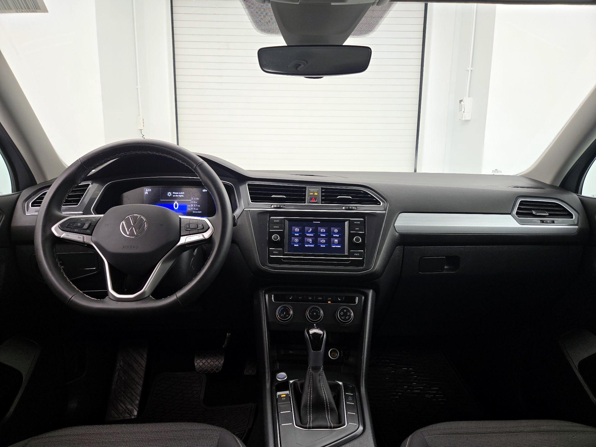 Thumbnail: 2024 Volkswagen Tiguan - 9