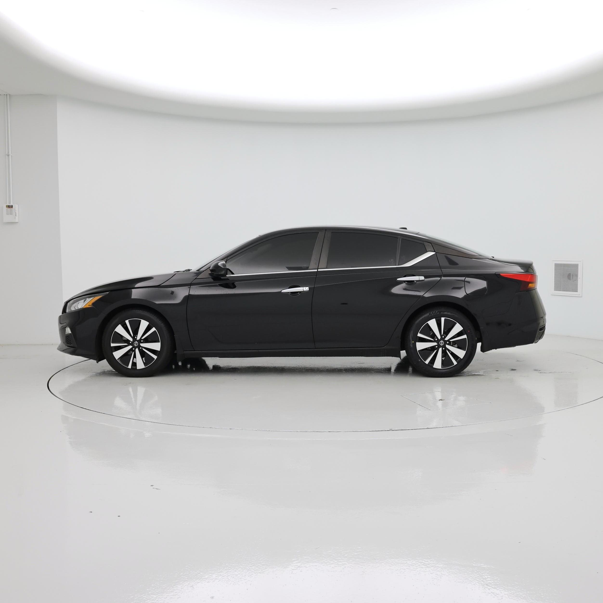 Thumbnail: 2022 Nissan Altima - 3