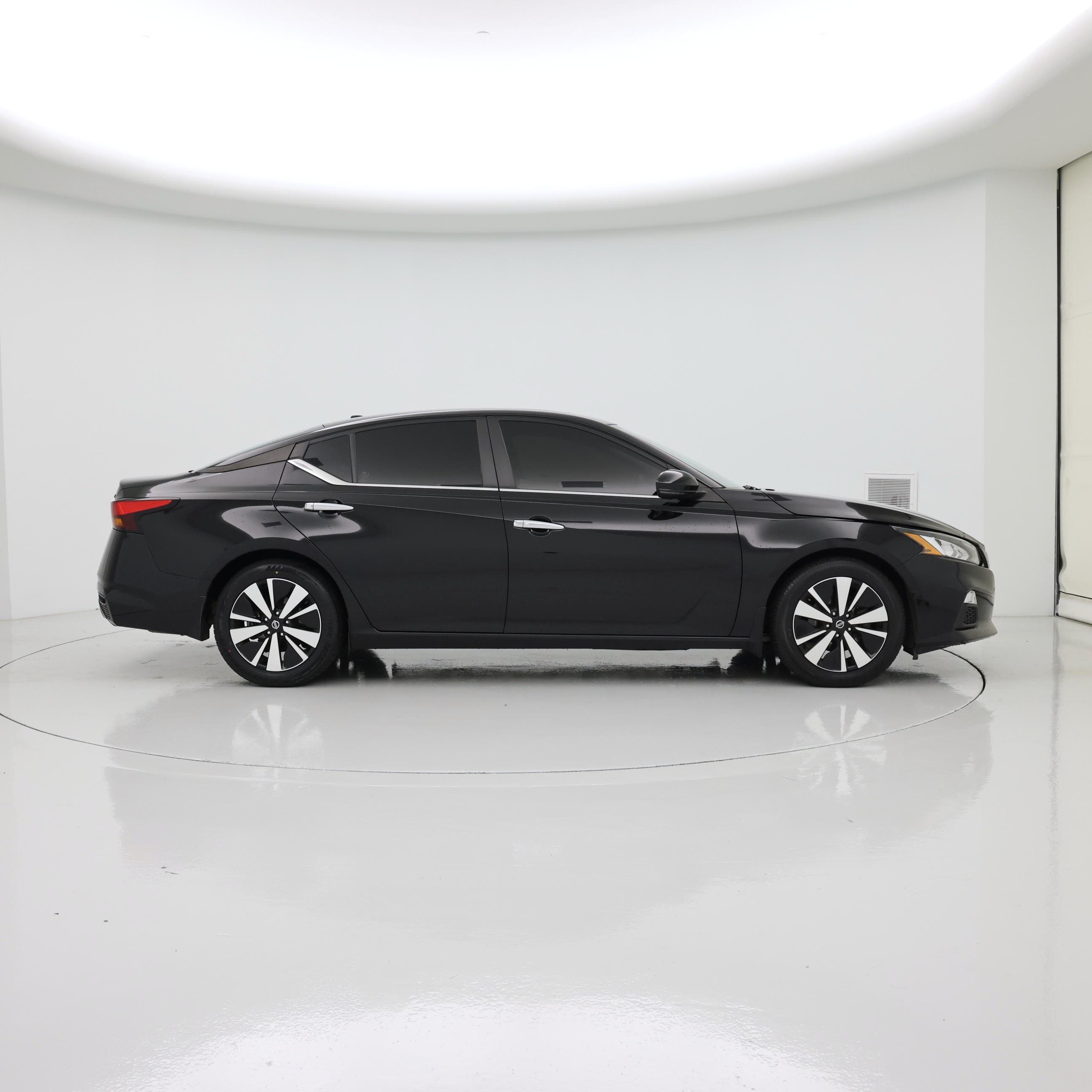 Thumbnail: 2022 Nissan Altima - 7