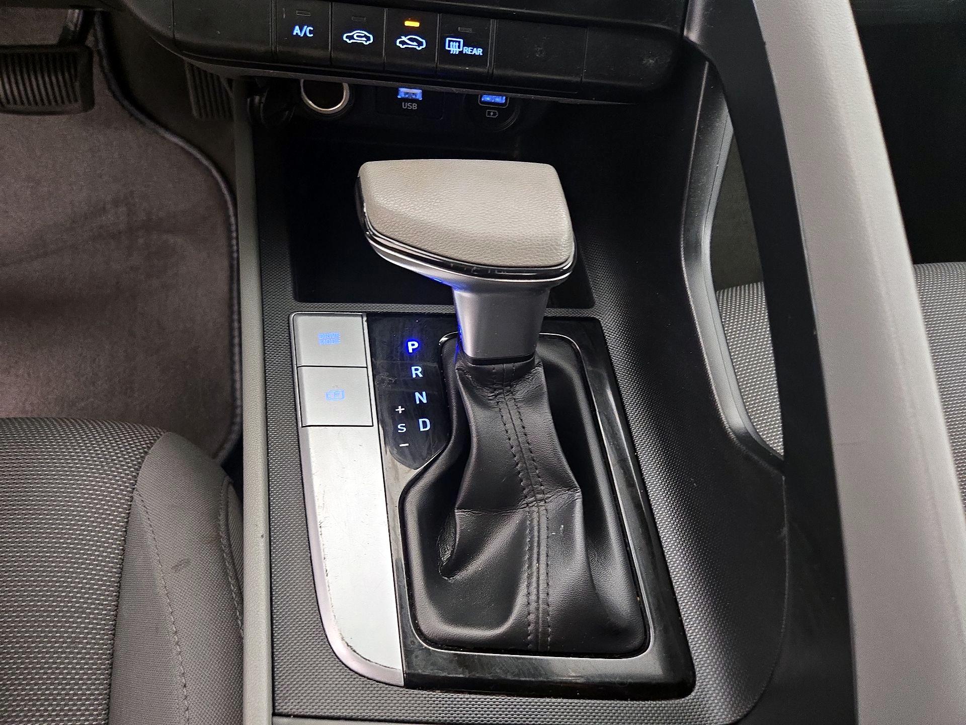 Thumbnail: 2021 Hyundai Elantra - 17