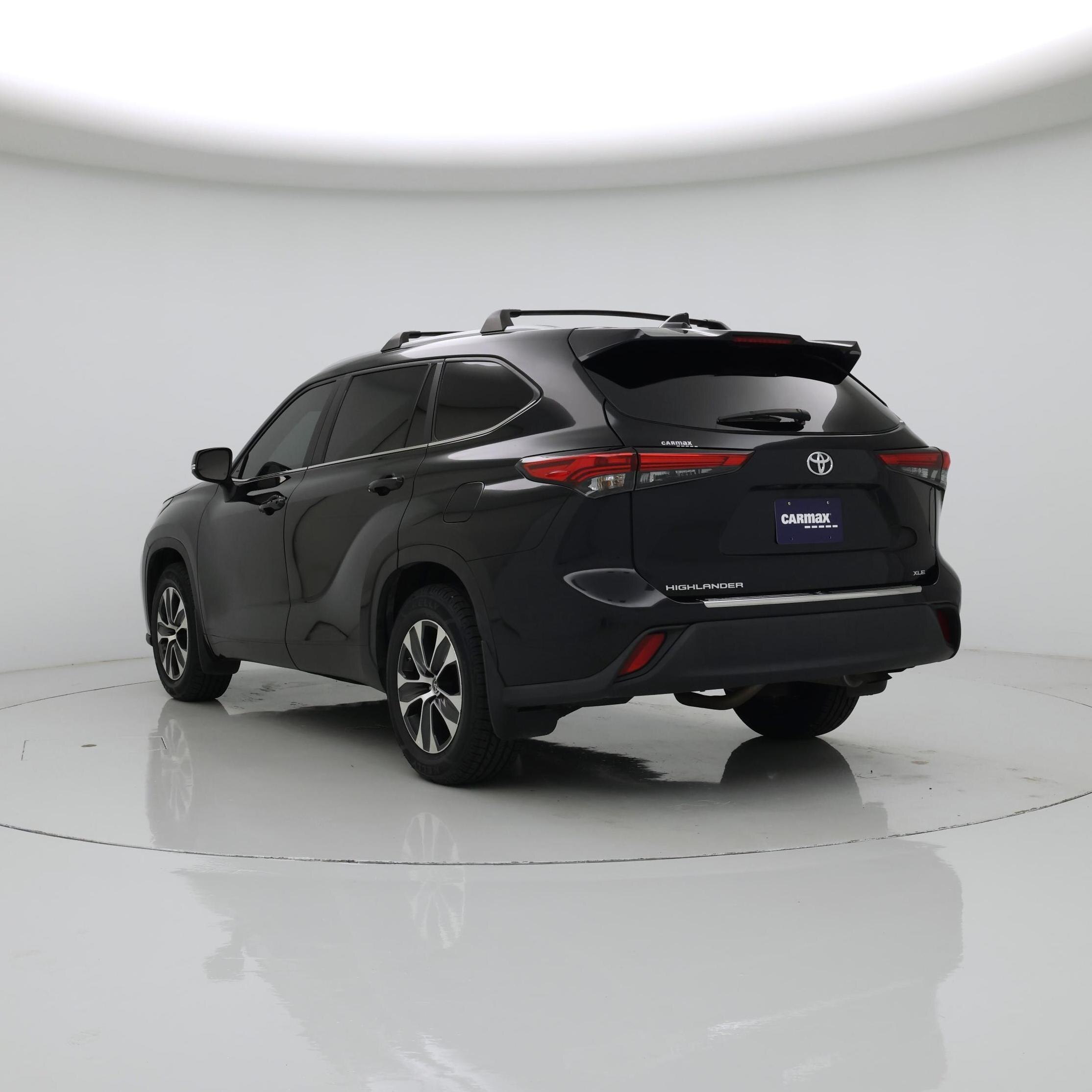 Thumbnail: 2023 Toyota Highlander - 2