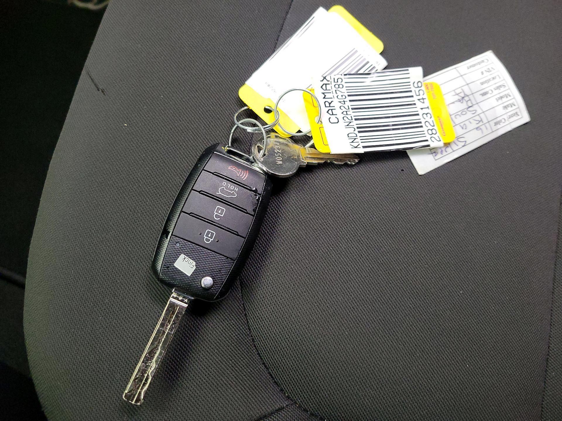 Thumbnail: 2016 Kia Soul - 19