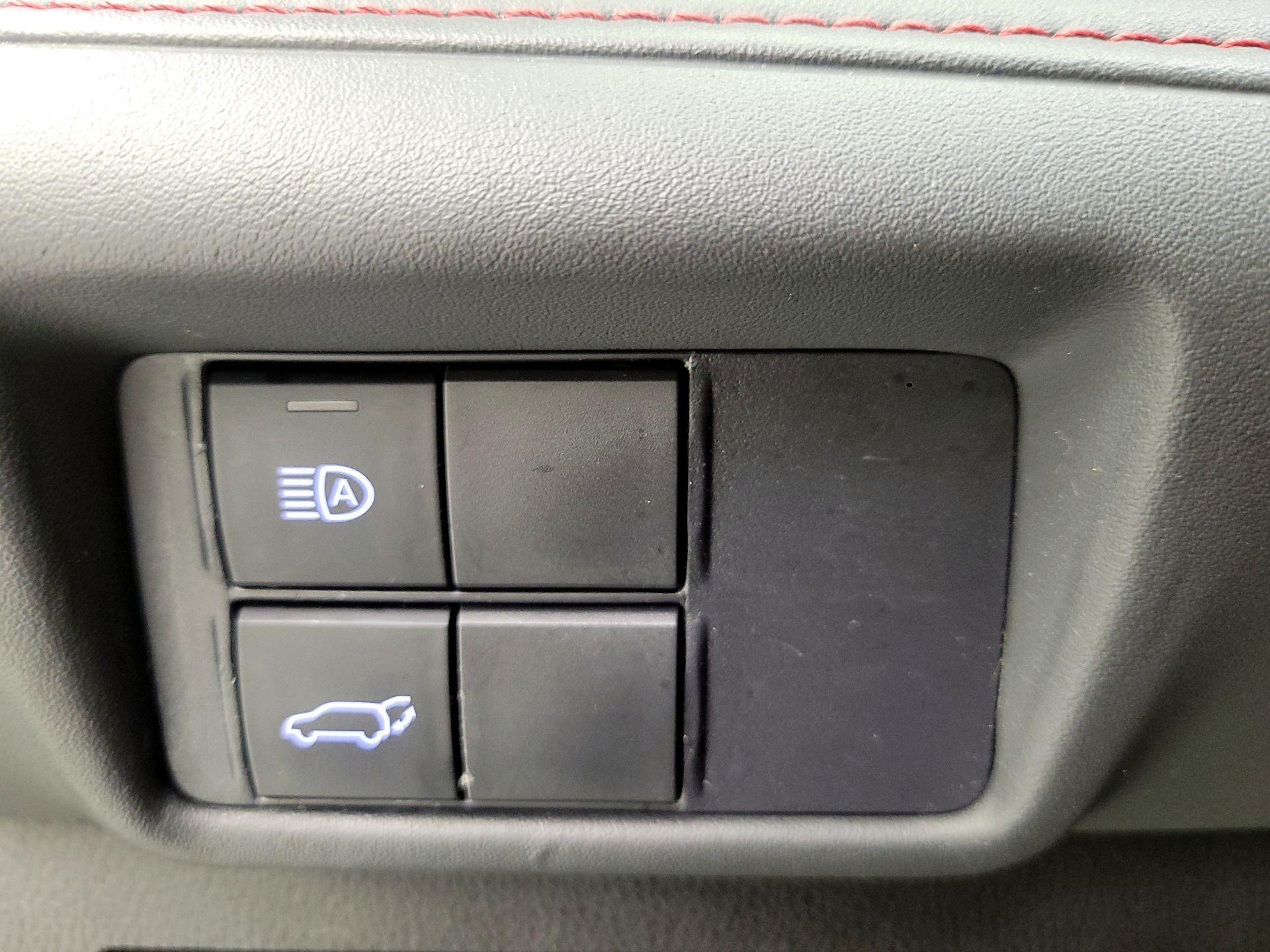 Thumbnail: 2021 Toyota Highlander - 11