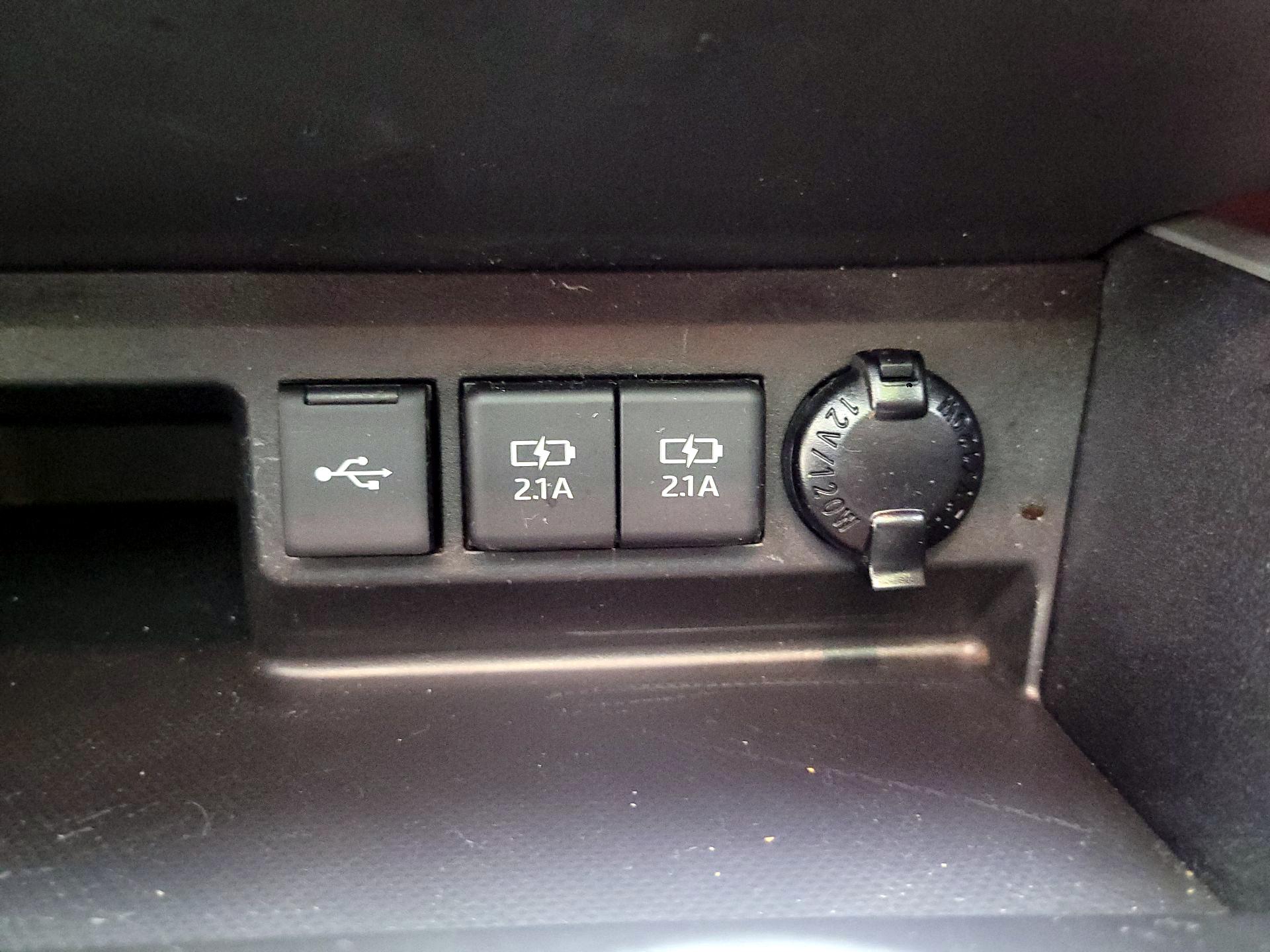 Thumbnail: 2021 Toyota Highlander - 16