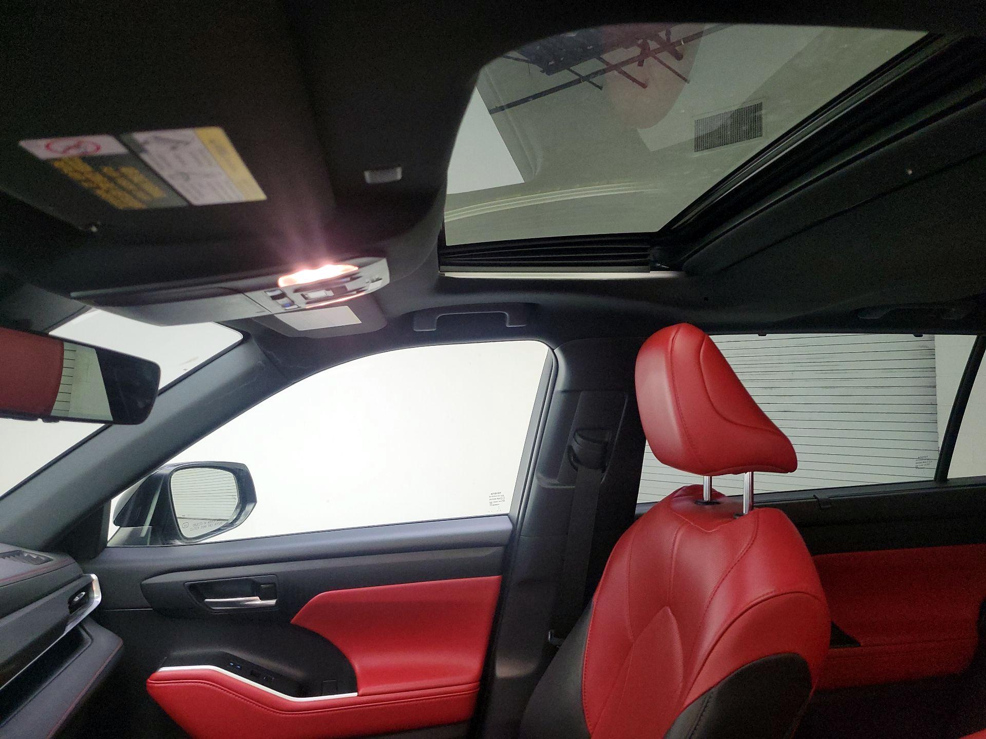 Thumbnail: 2021 Toyota Highlander - 17