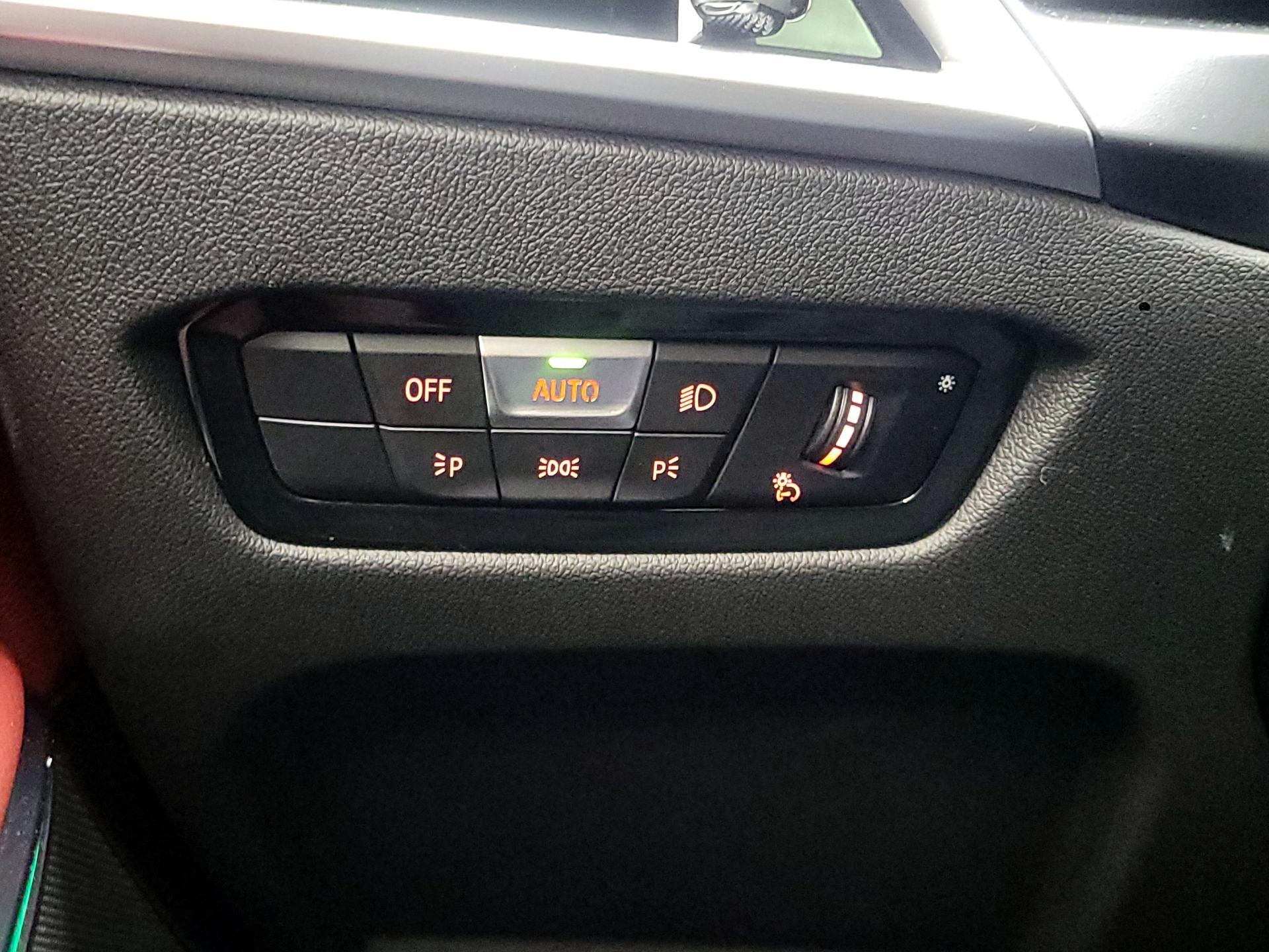 Thumbnail: 2025 BMW 3 Series - 13