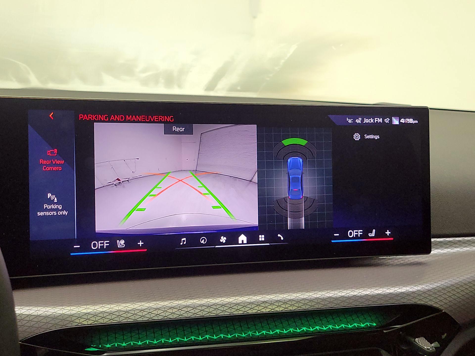 Thumbnail: 2025 BMW 3 Series - 15