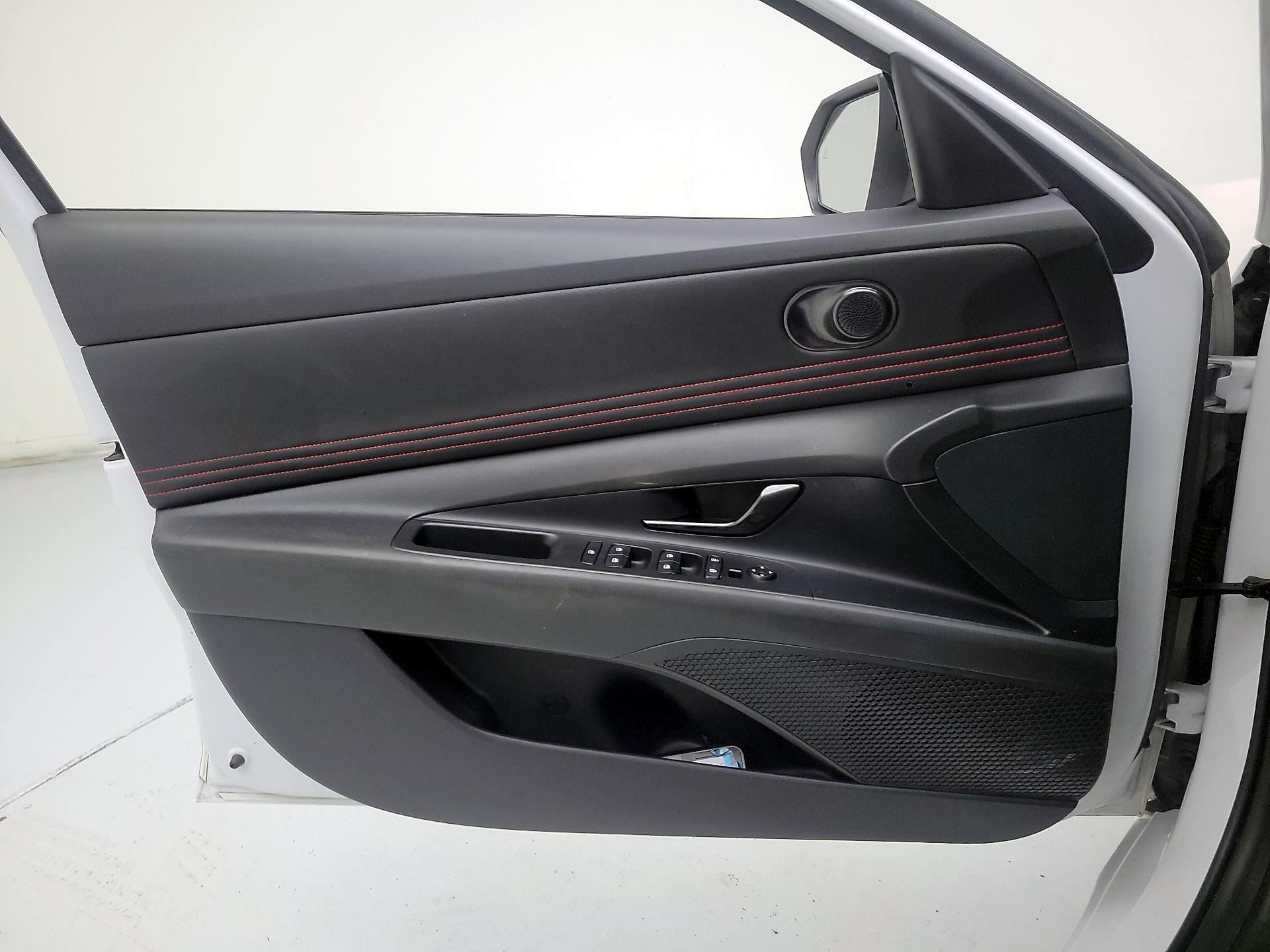 Thumbnail: 2021 Hyundai Elantra - 10