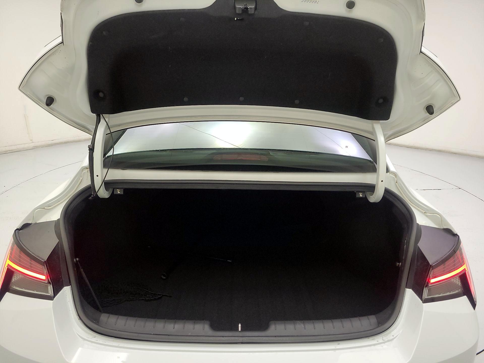 Thumbnail: 2021 Hyundai Elantra - 19