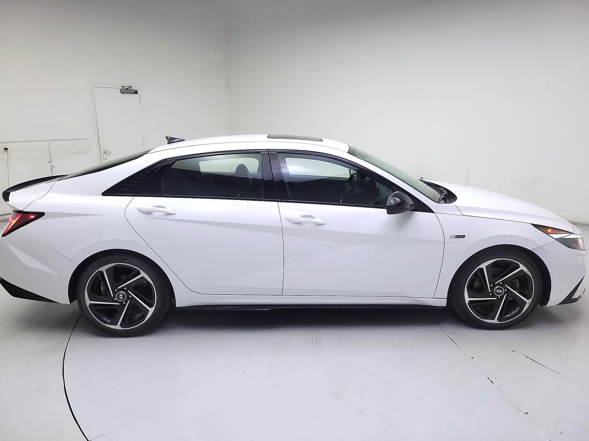 Thumbnail: 2021 Hyundai Elantra - 4