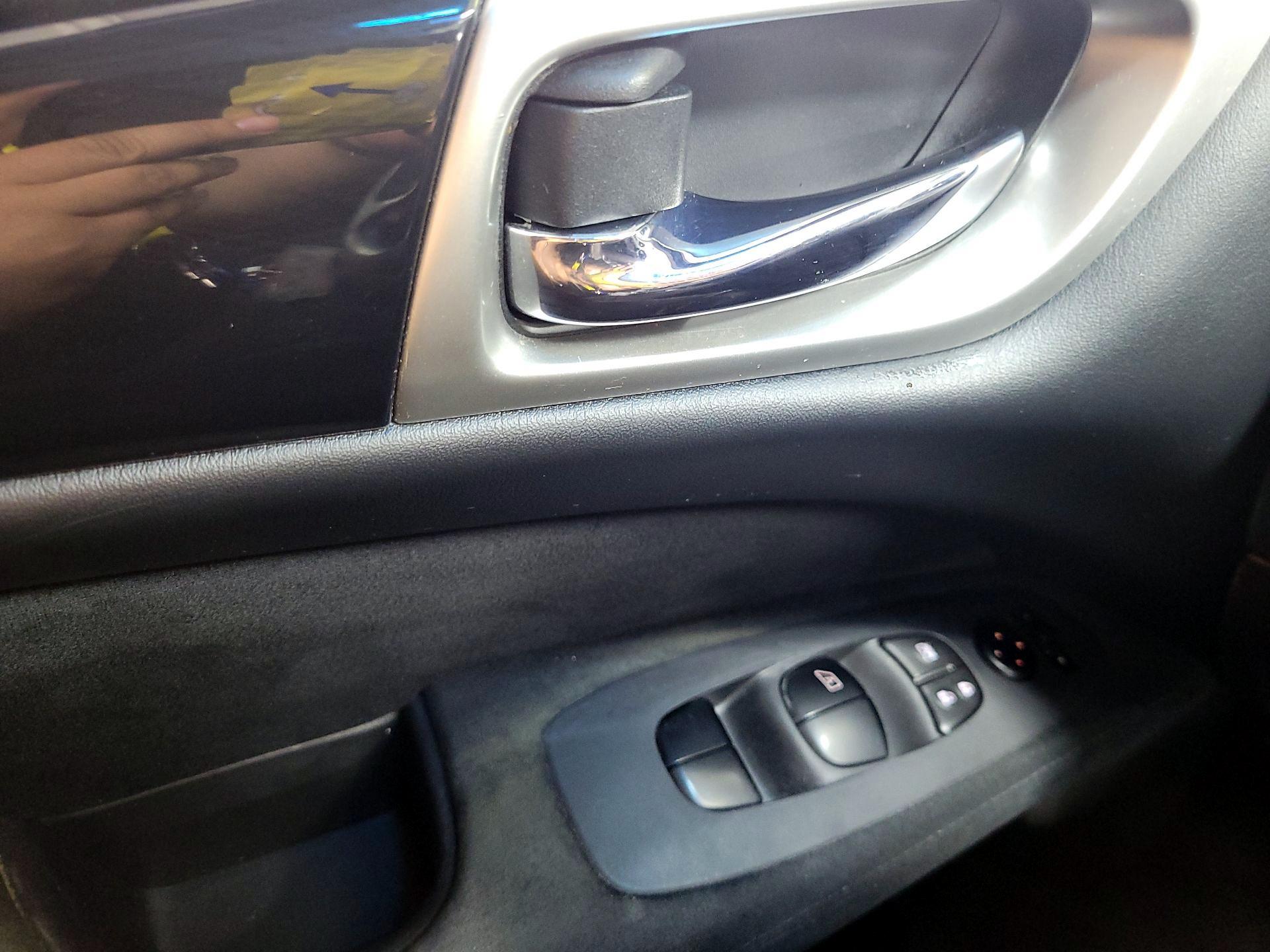 Thumbnail: 2015 Nissan Pathfinder - 10