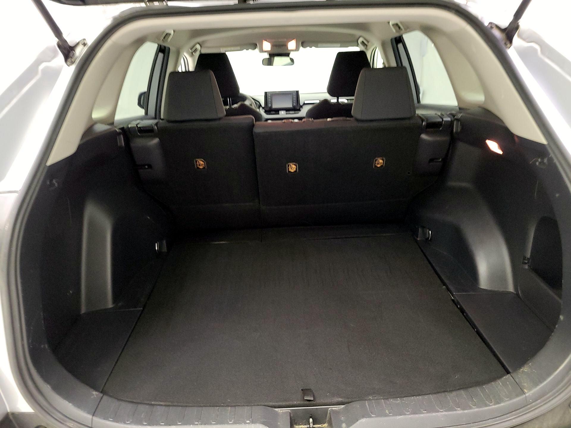 Thumbnail: 2019 Toyota RAV4 - 18