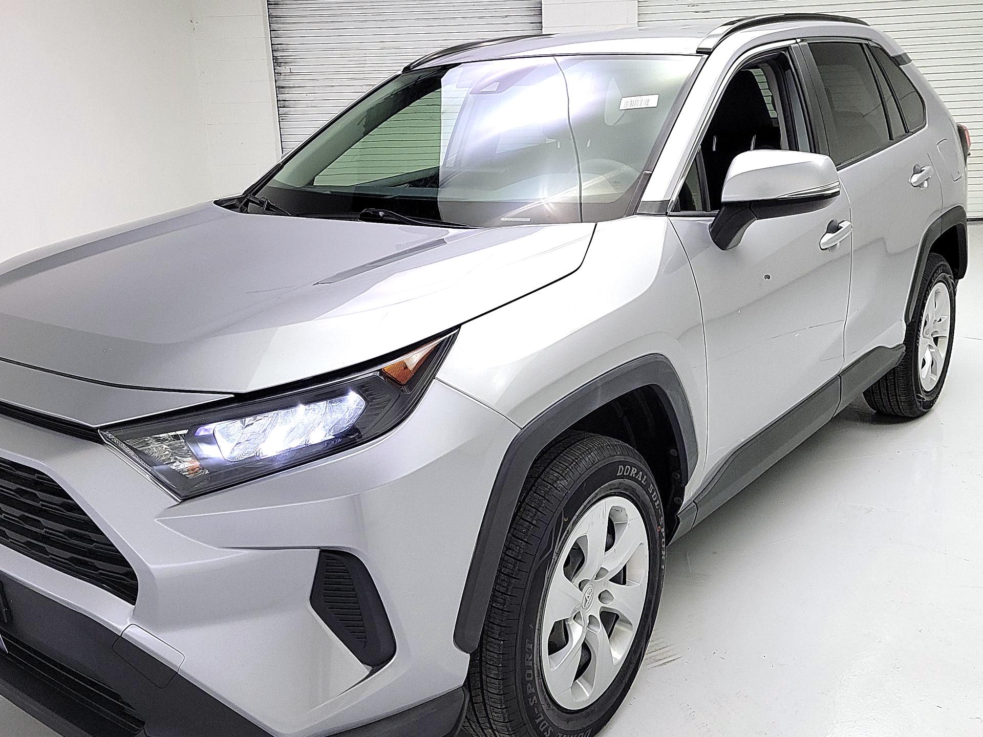 Thumbnail: 2019 Toyota RAV4 - 3