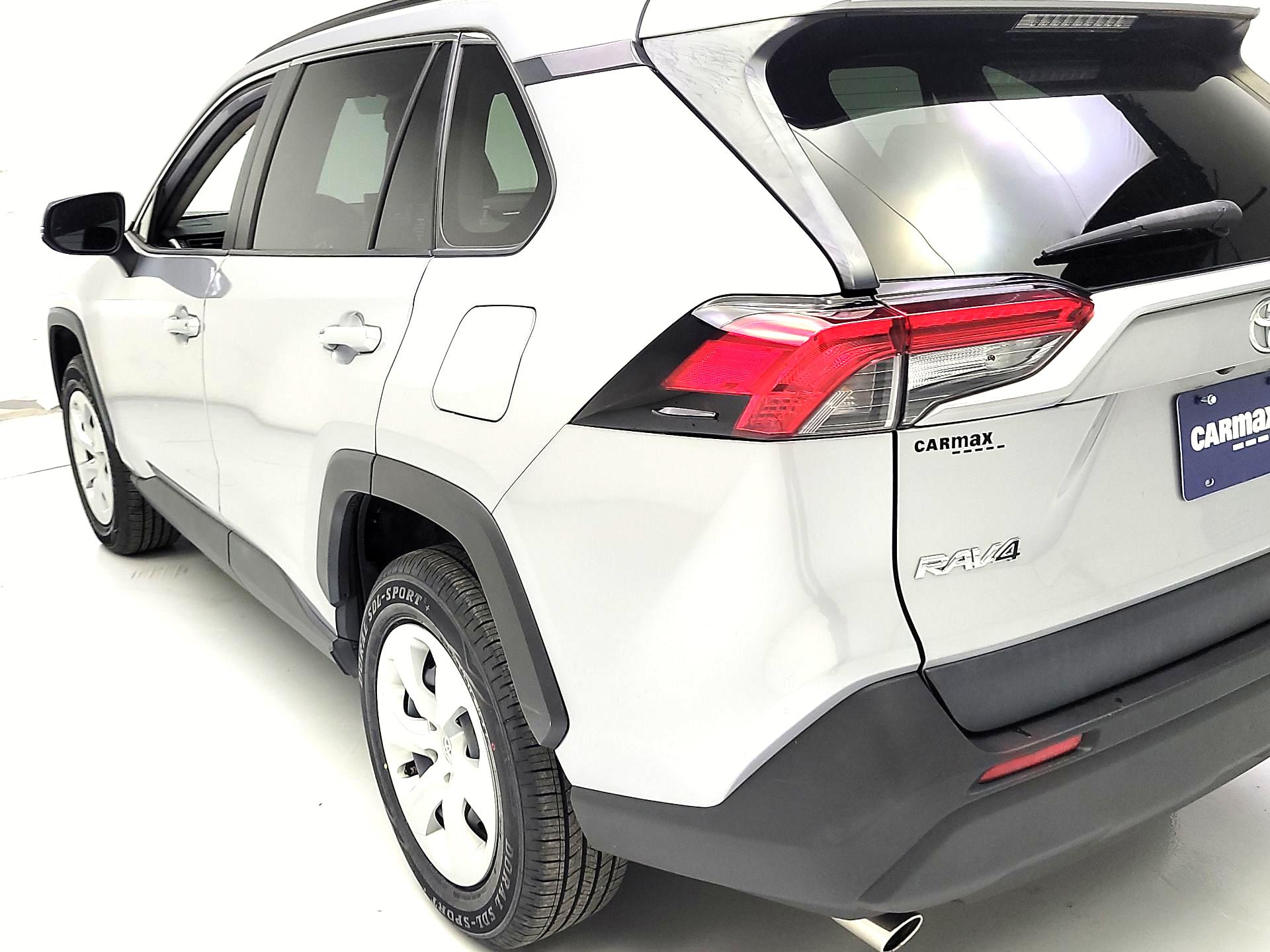 Thumbnail: 2019 Toyota RAV4 - 7