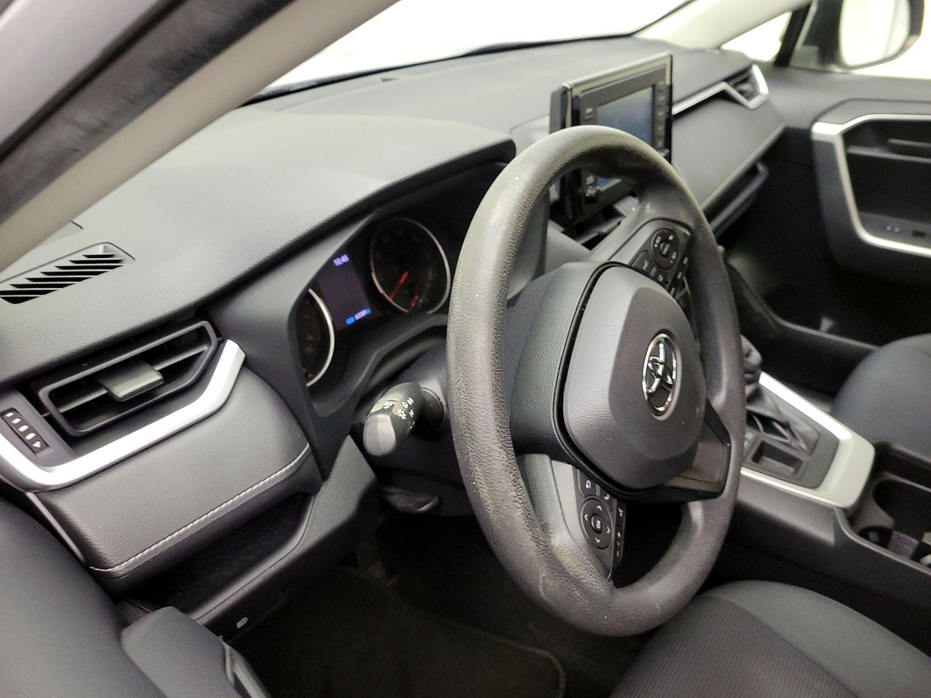 Thumbnail: 2019 Toyota RAV4 - 8