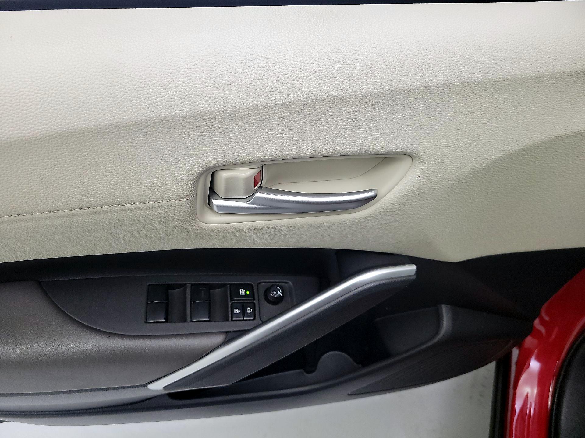 Thumbnail: 2022 Toyota Corolla Cross - 10