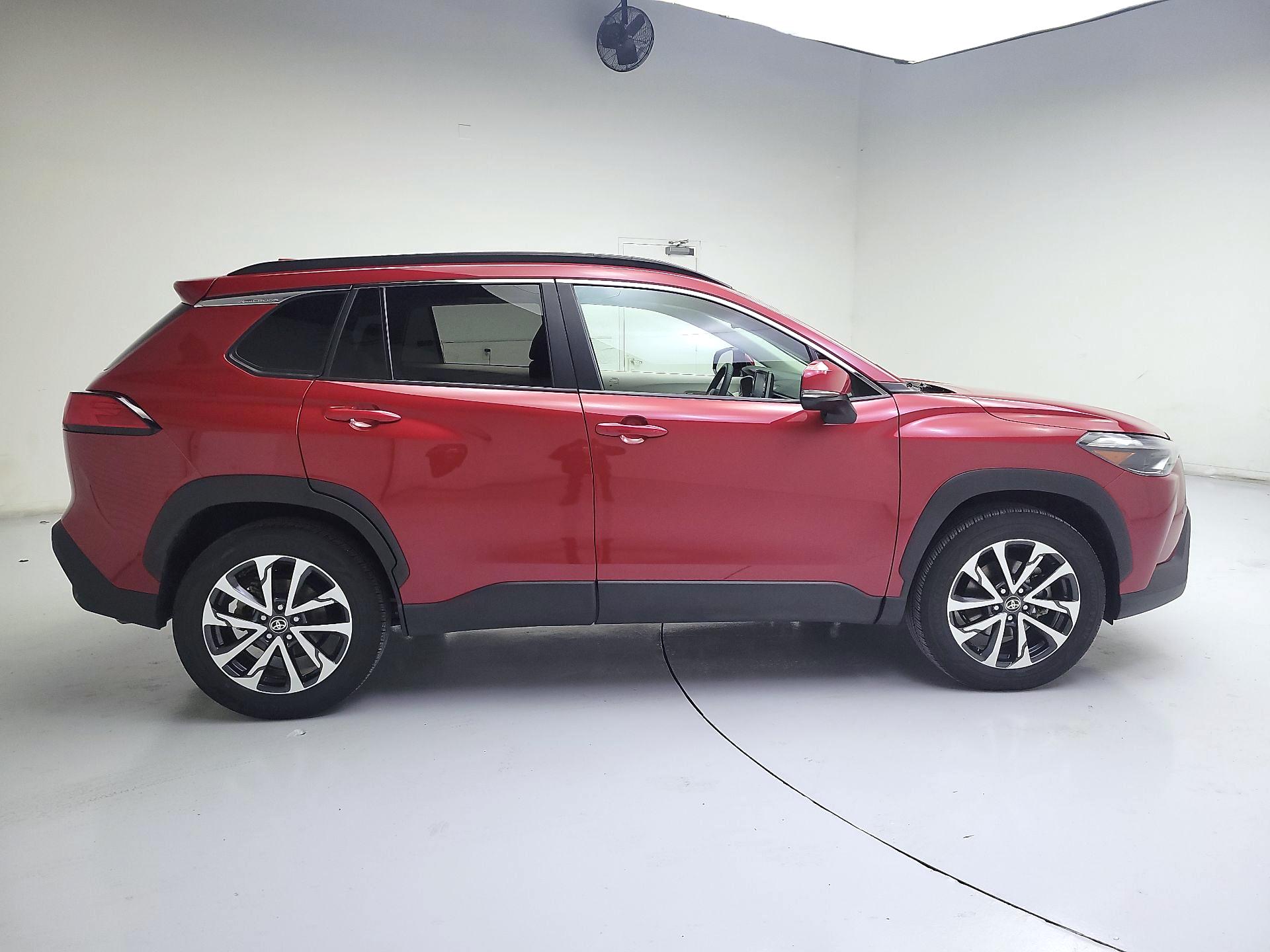 Thumbnail: 2022 Toyota Corolla Cross - 4