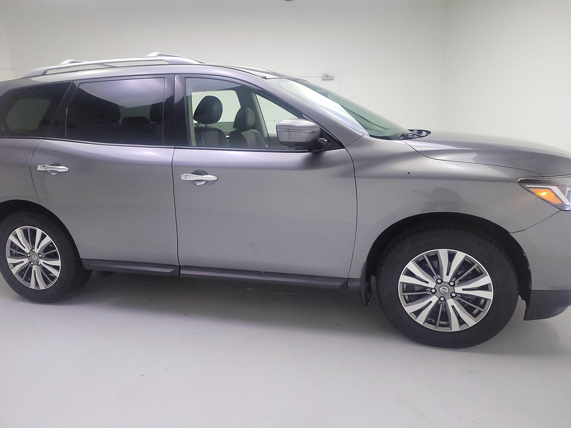 Thumbnail: 2020 Nissan Pathfinder - 4