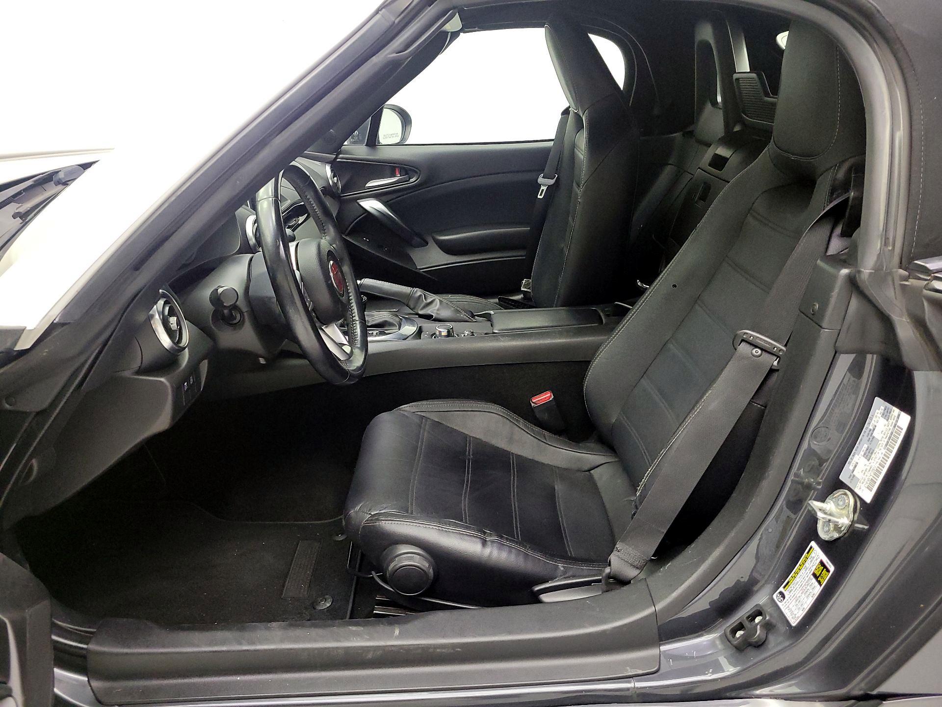 Thumbnail: 2017 Fiat 124 Spider - 9