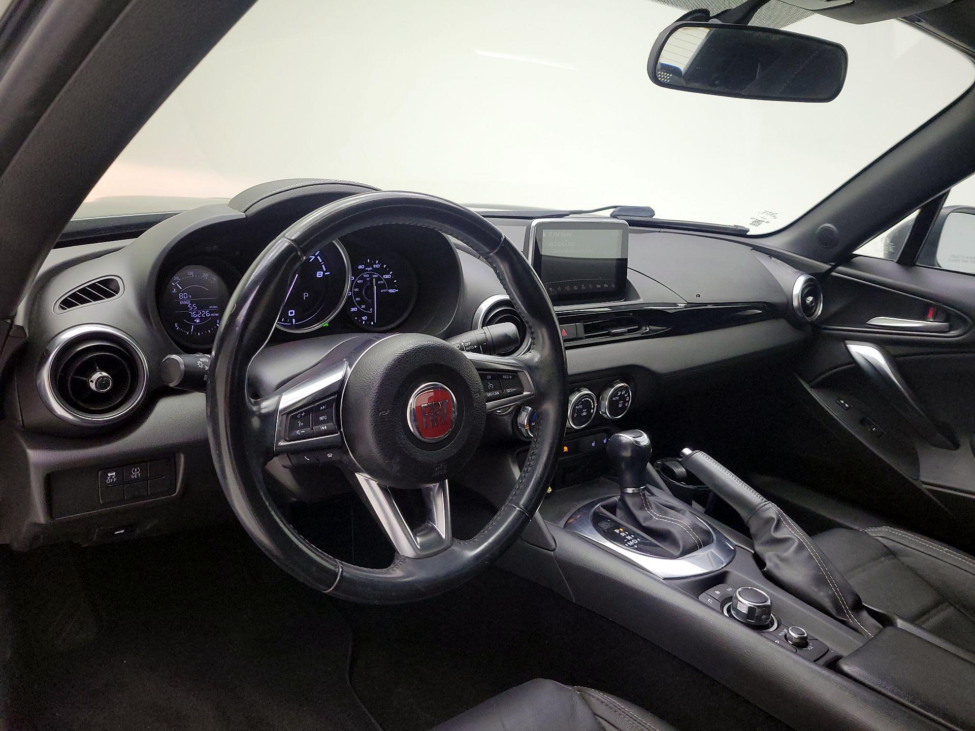 Thumbnail: 2017 Fiat 124 Spider - 8