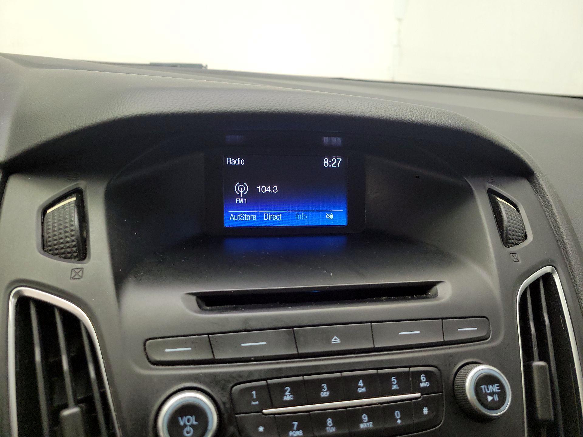 Thumbnail: 2016 Ford Focus - 13