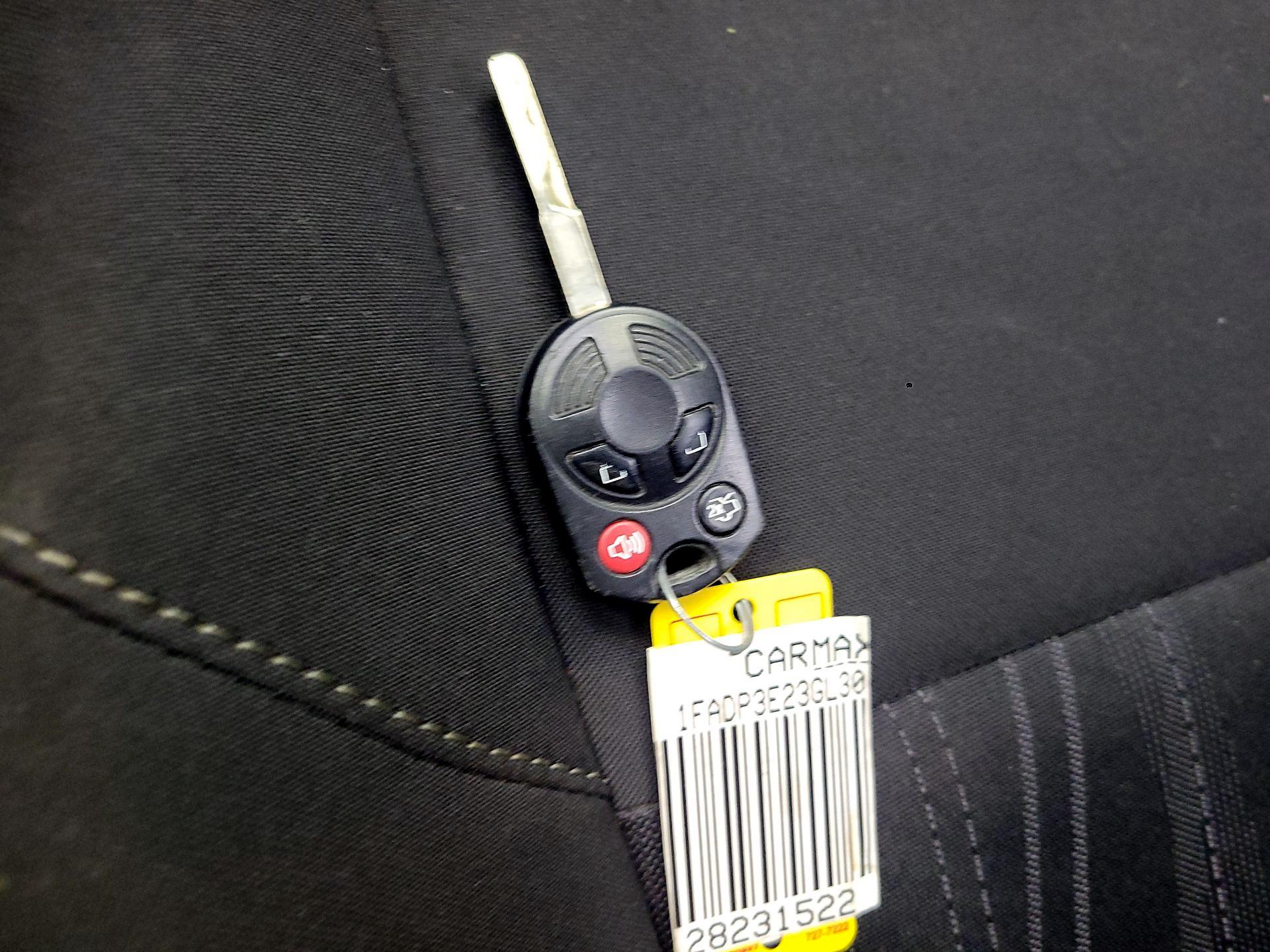 Thumbnail: 2016 Ford Focus - 20