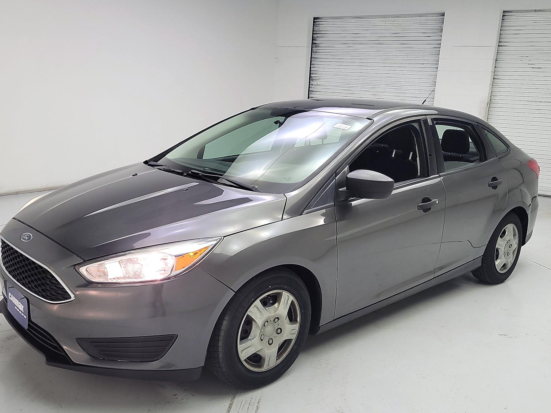 Thumbnail: 2016 Ford Focus - 3