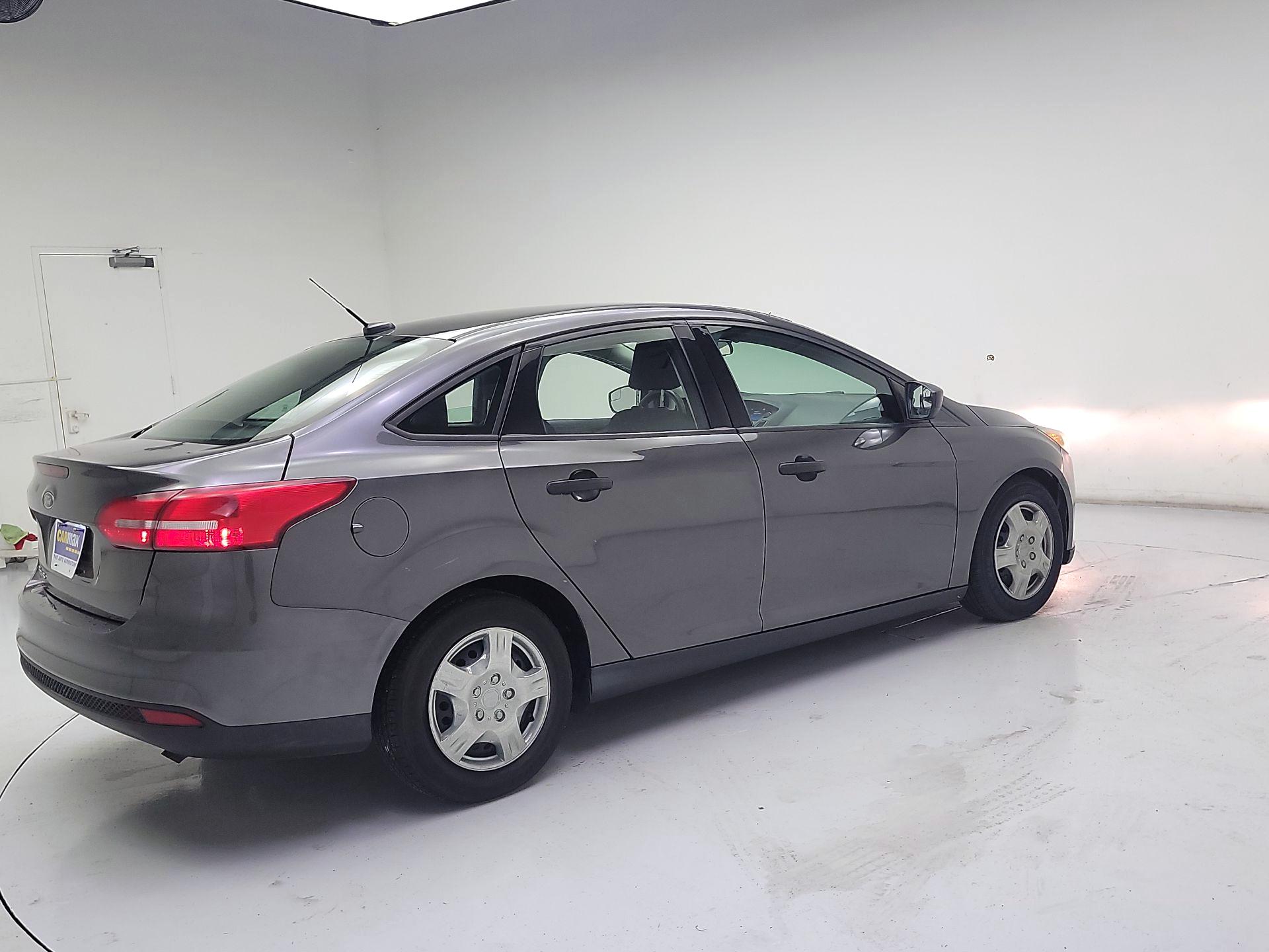 Thumbnail: 2016 Ford Focus - 5