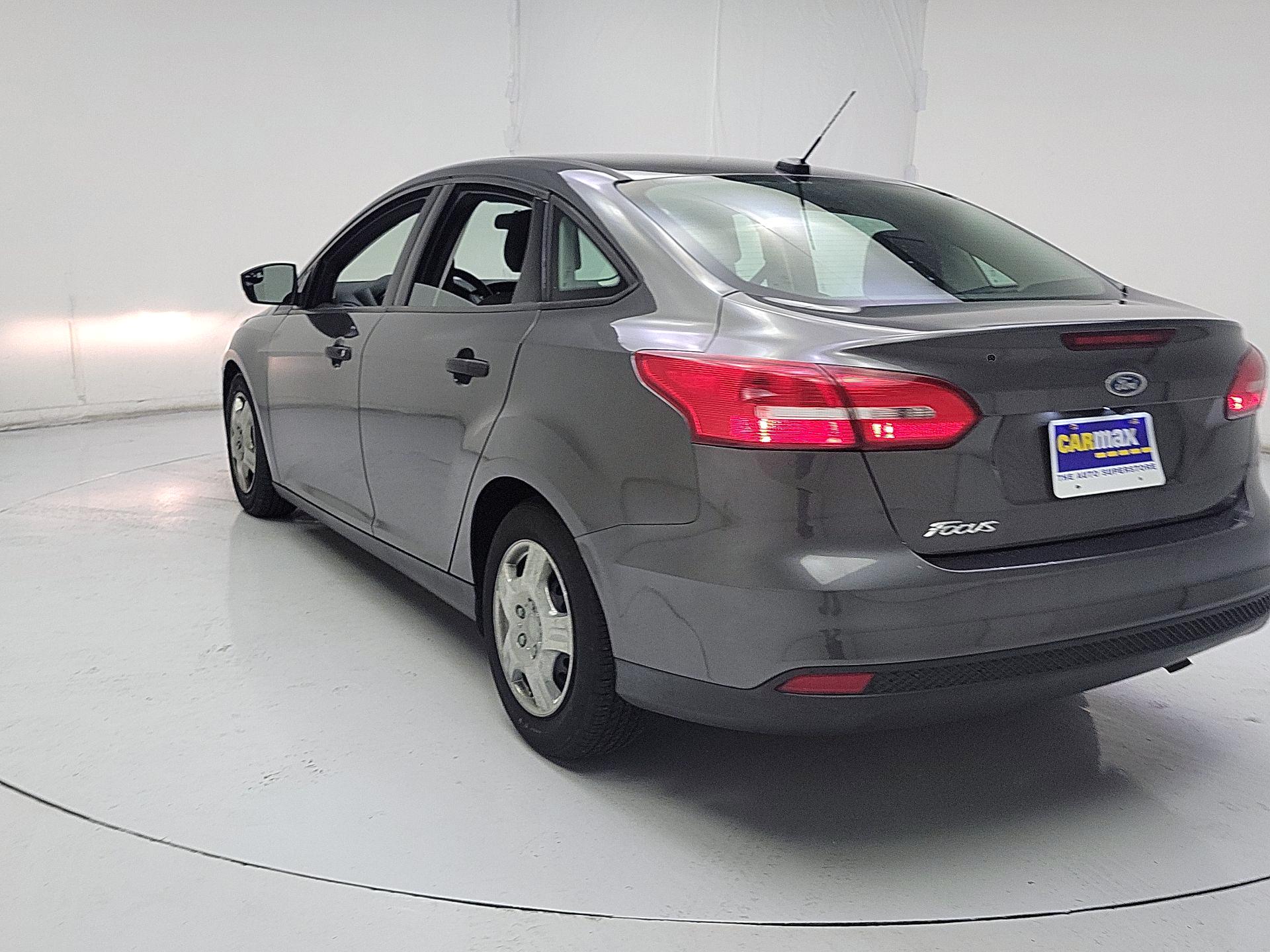 Thumbnail: 2016 Ford Focus - 7