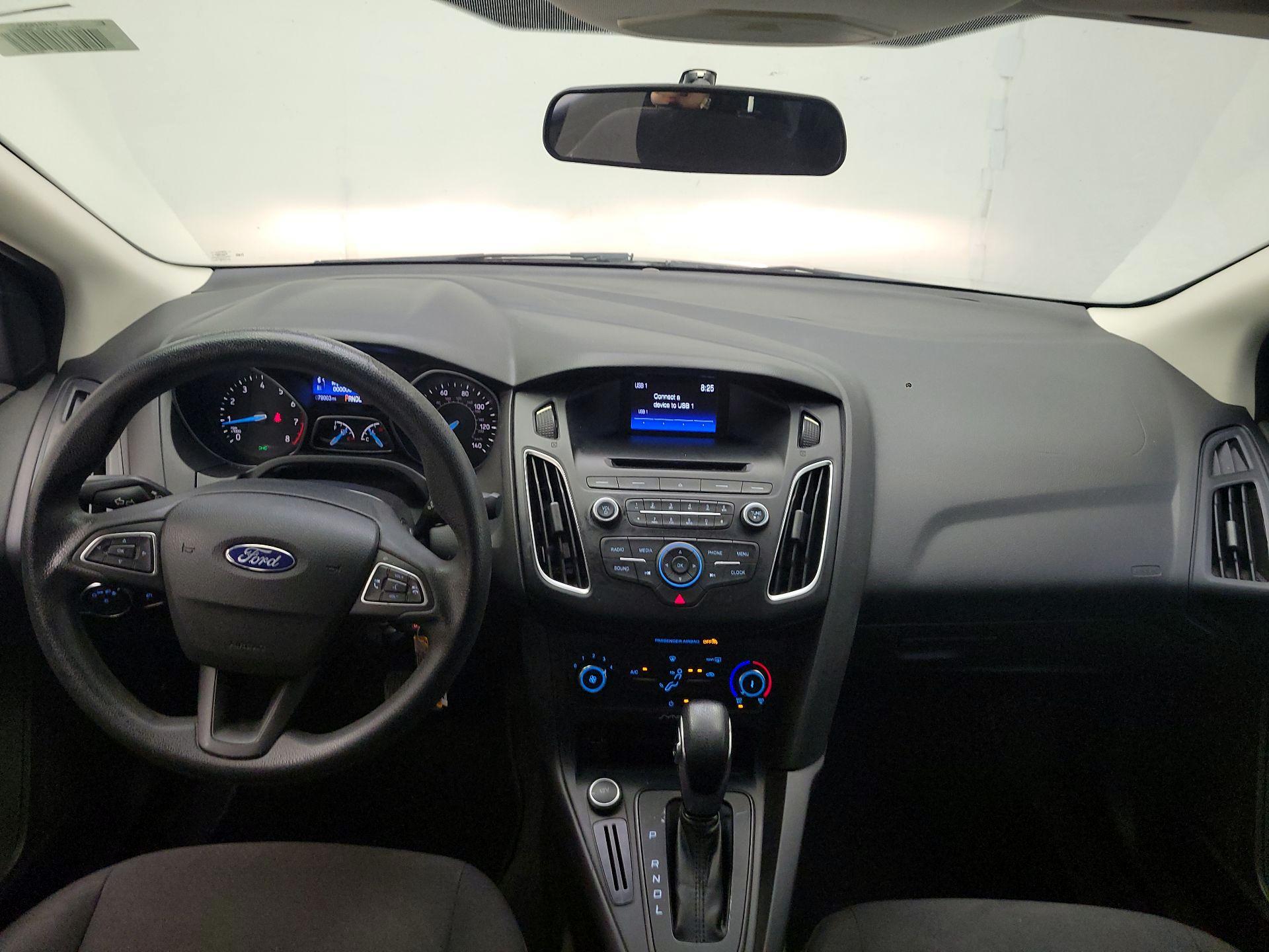 Thumbnail: 2016 Ford Focus - 8