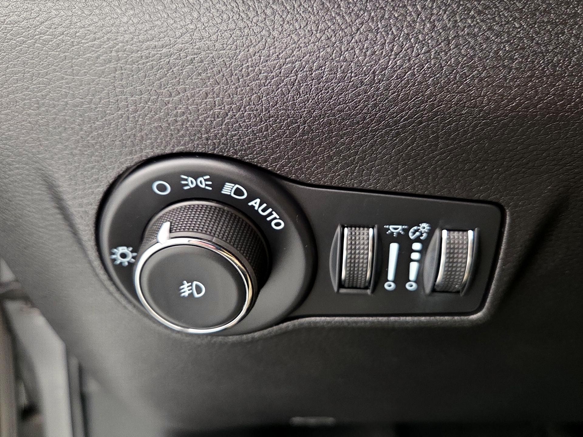 Thumbnail: 2022 Jeep Compass - 13