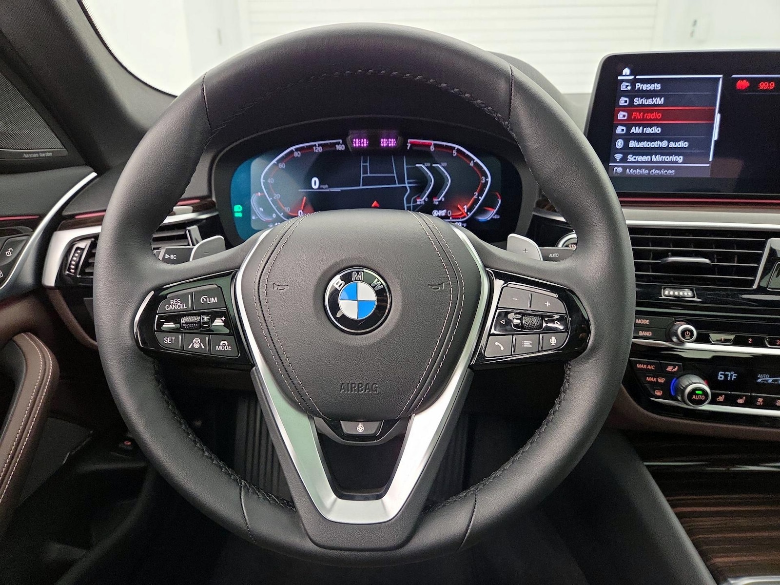 2021 BMW 5 Series 530i - Photo 11
