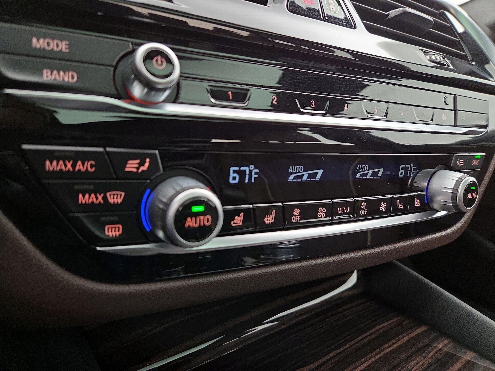 2021 BMW 5 Series 530i - Photo 18