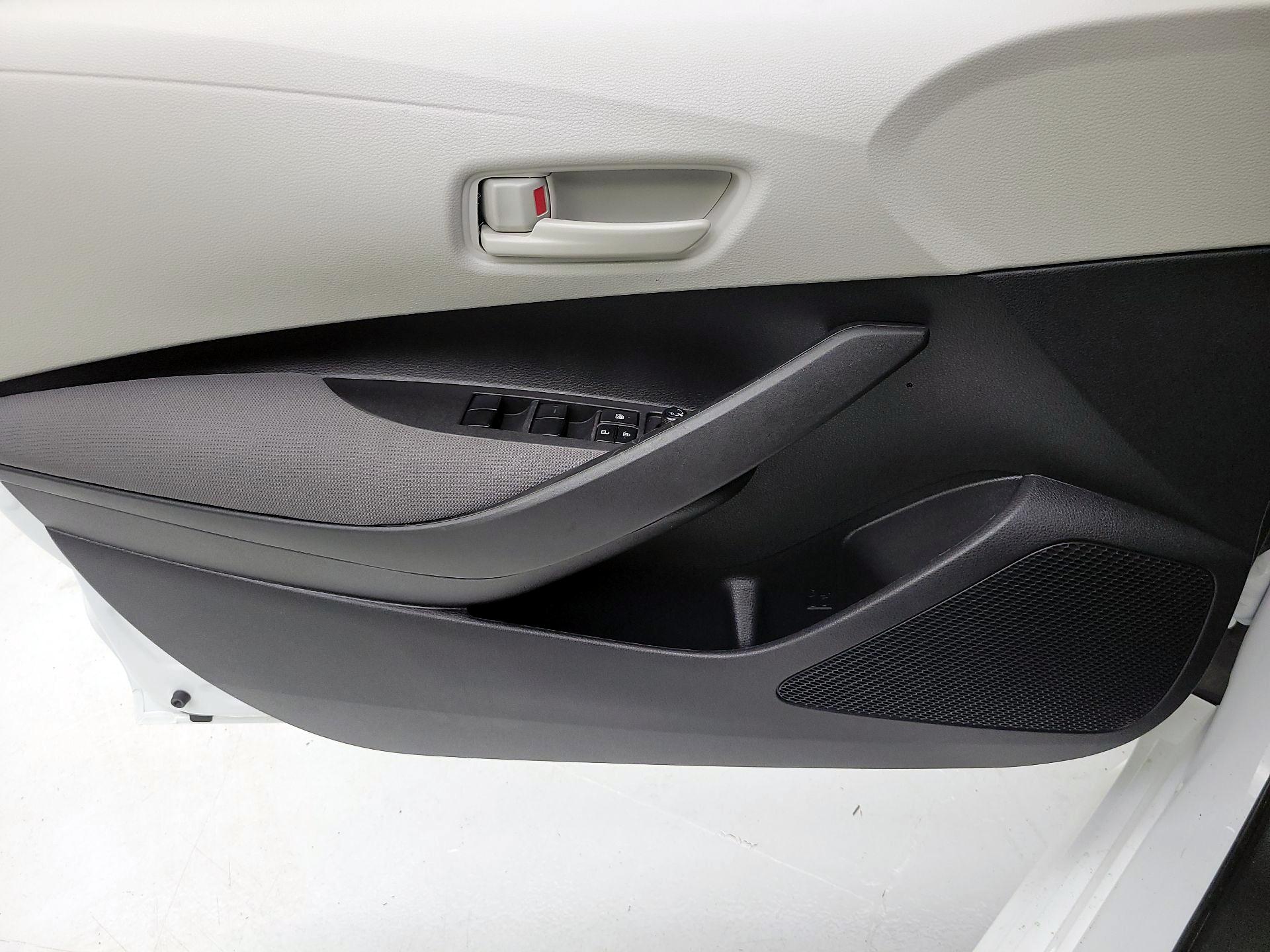 Thumbnail: 2023 Toyota Corolla - 10