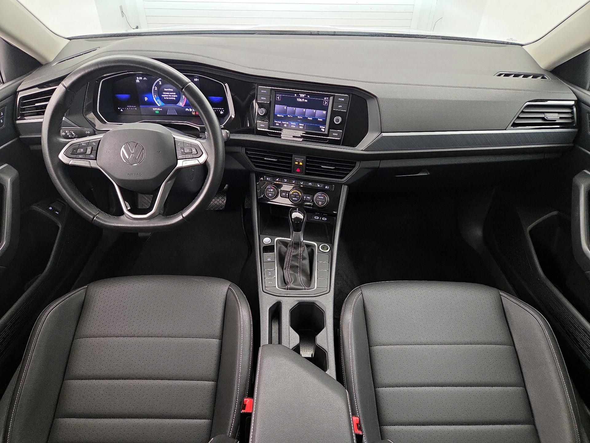 Thumbnail: 2024 Volkswagen Jetta - 9